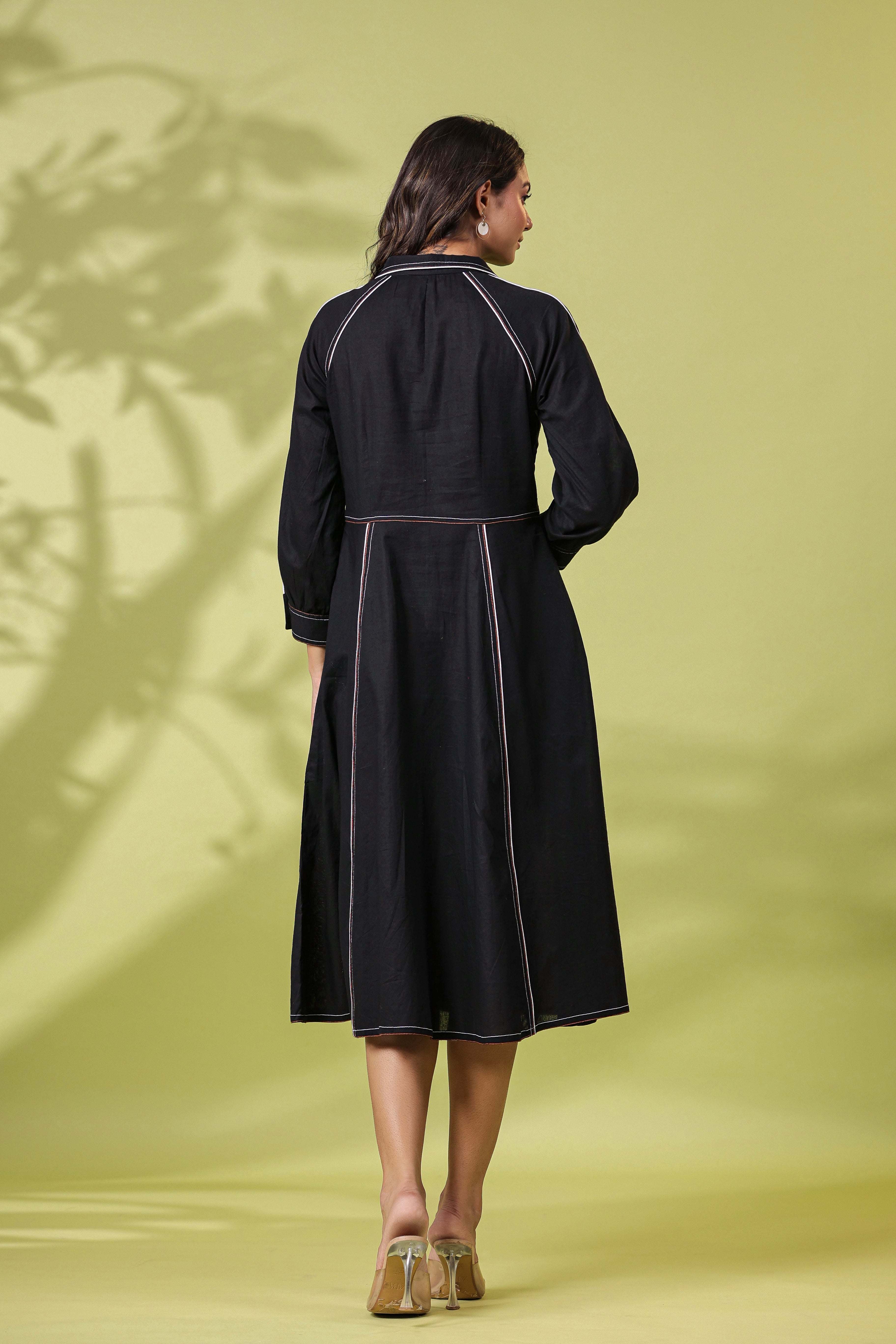 BLACK MIDI DRESS WITH TOUCANS EMBROIDERY
