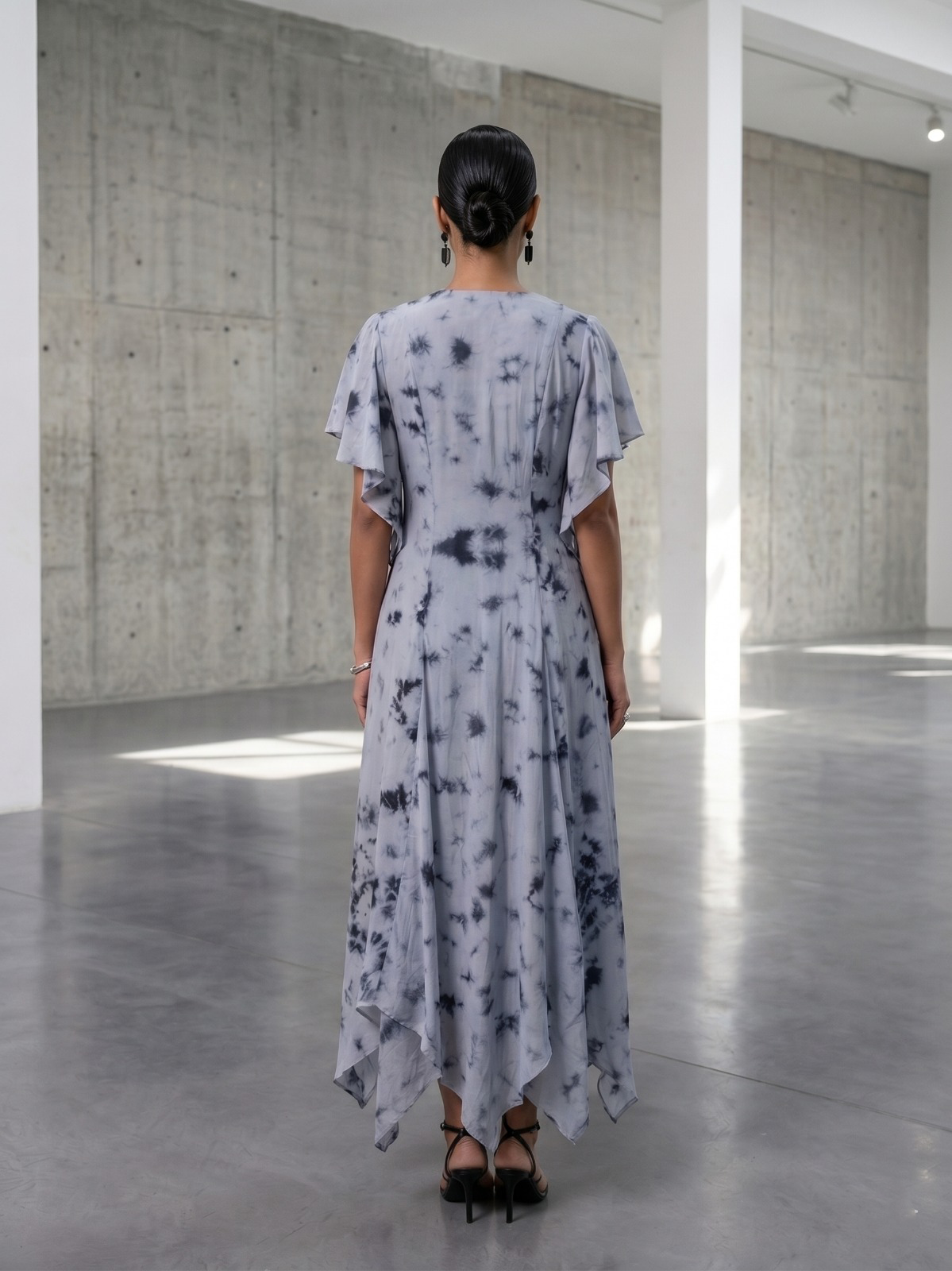 ELEGANT SKY BLUE MARBLE DRESS WITH WIRE EMBROIDERED NECKLINE.