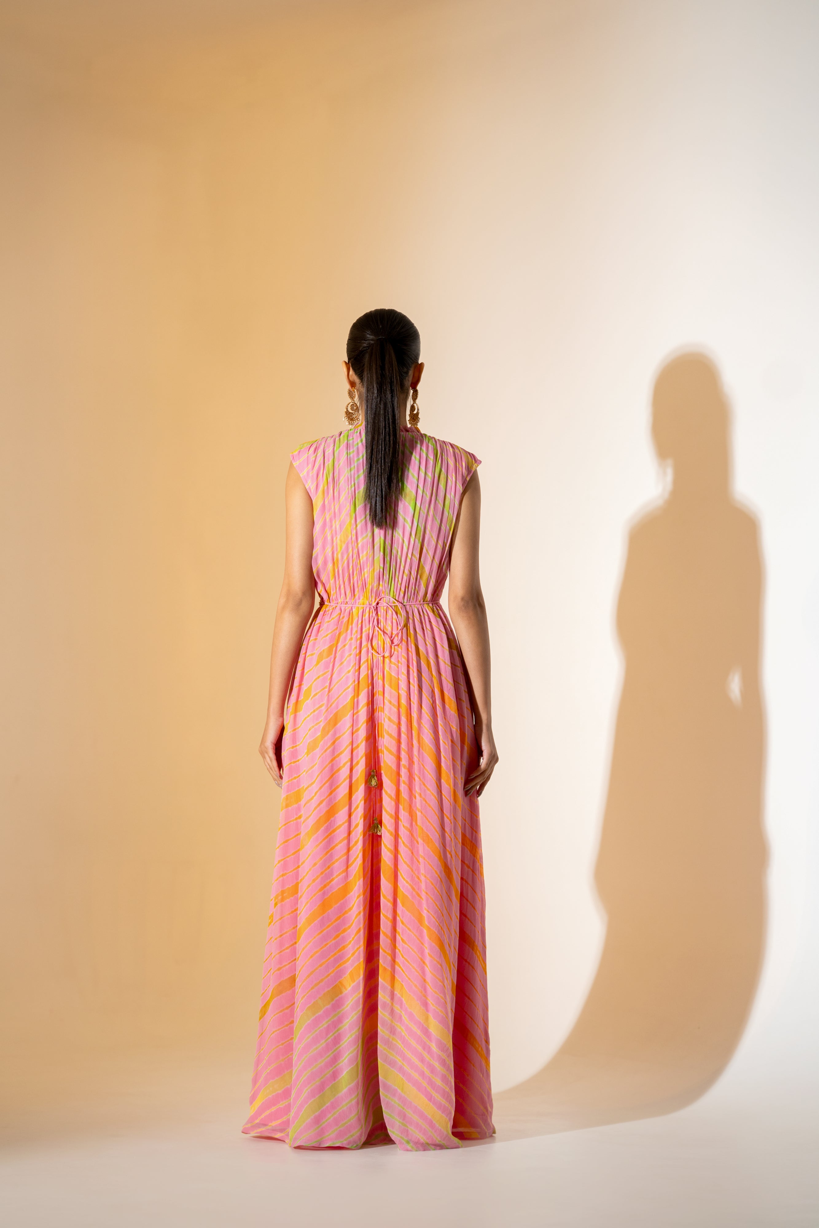 LEHERIYA DYED DRESS WITH EMBROIDERED BELT.