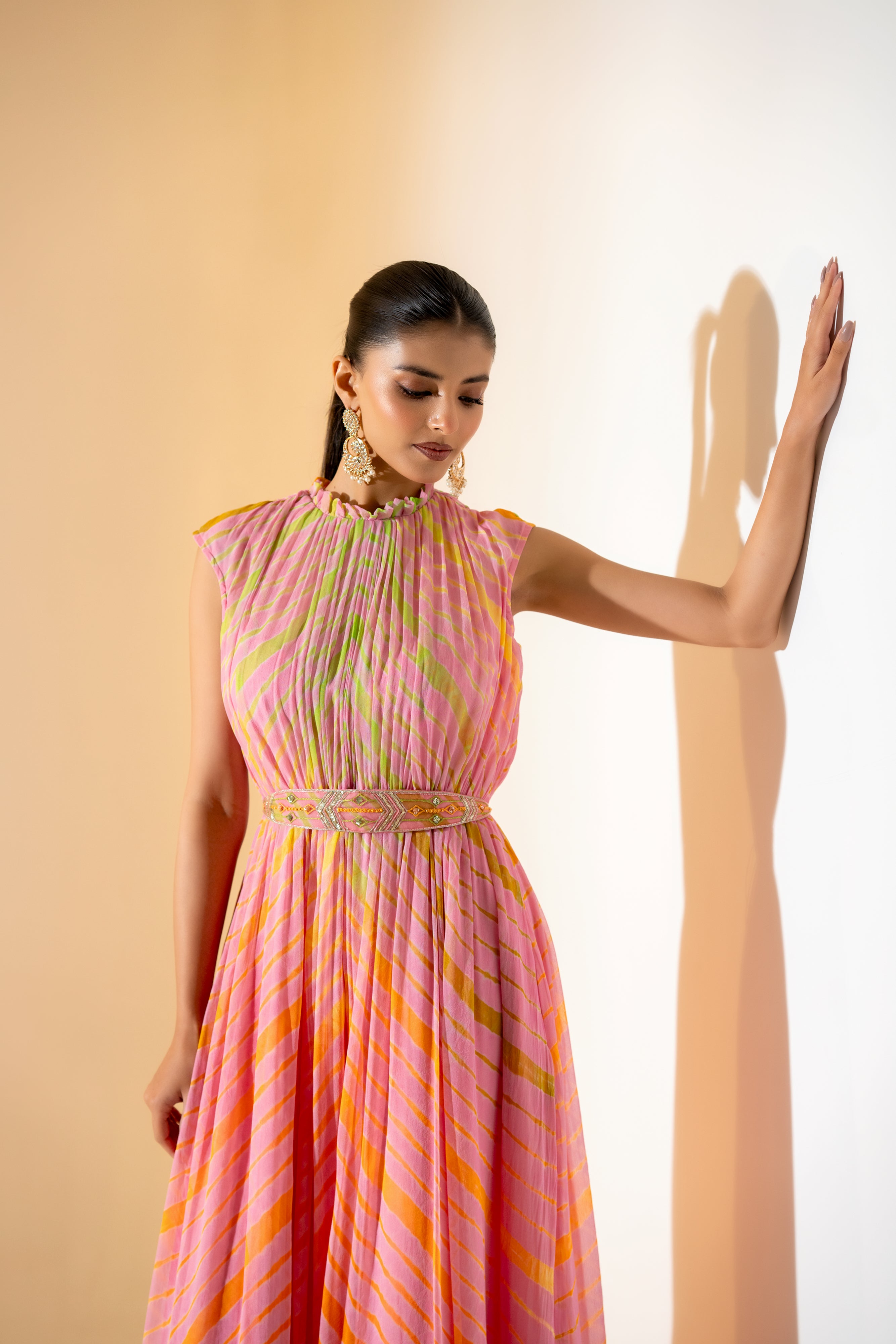 LEHERIYA DYED DRESS WITH EMBROIDERED BELT.