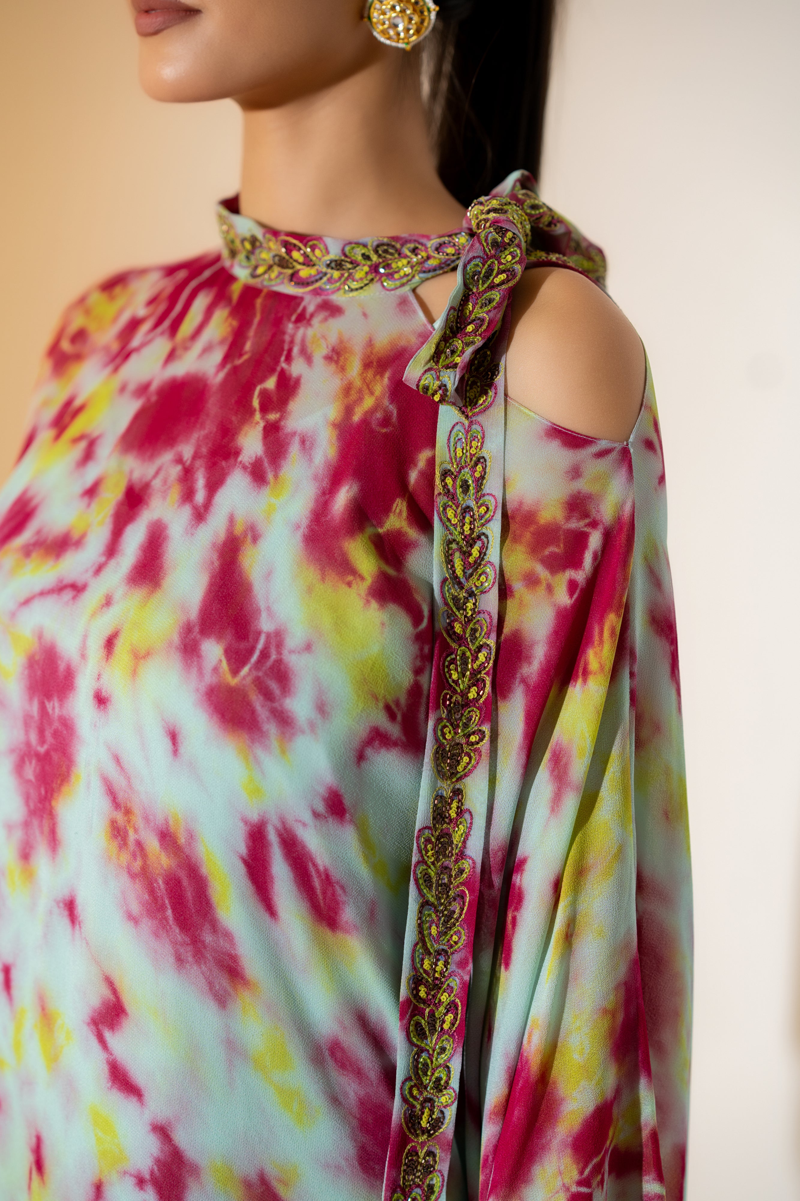 Elegant Tie-Dye Kaftan .