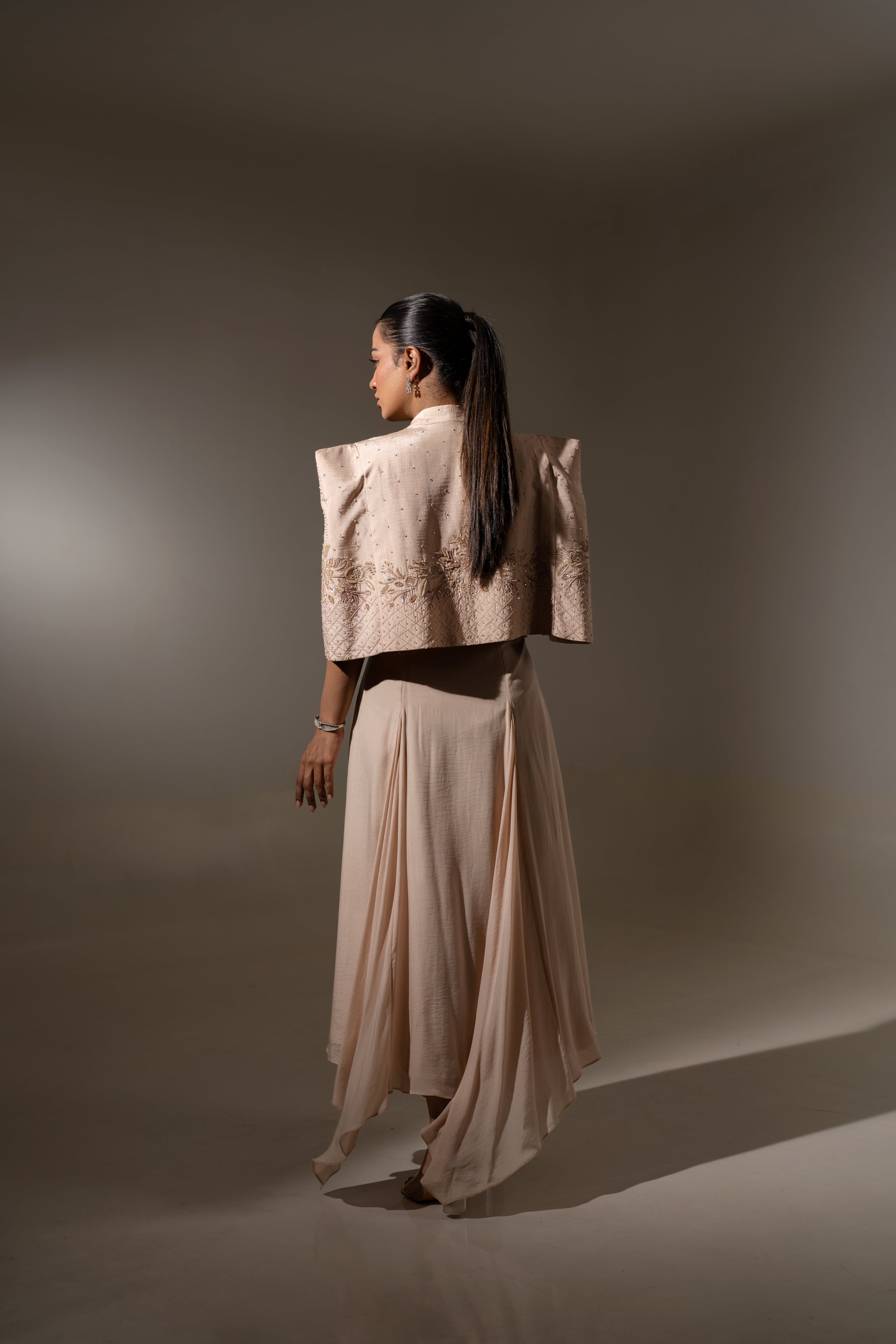 HAND-EMBROIDERED JACKET WITH SLEEVELESS MAXI DRESS.