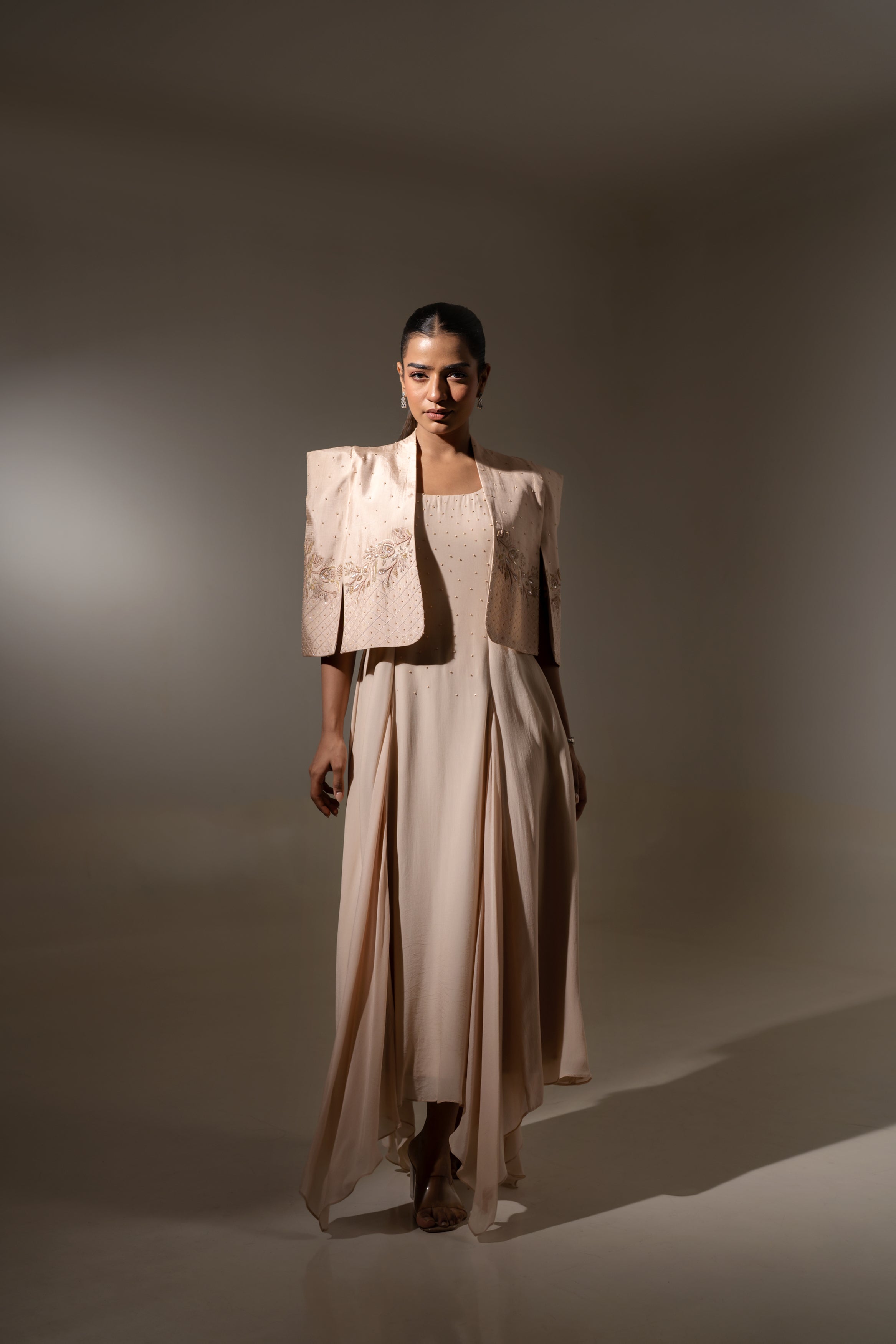 HAND-EMBROIDERED JACKET WITH SLEEVELESS MAXI DRESS.