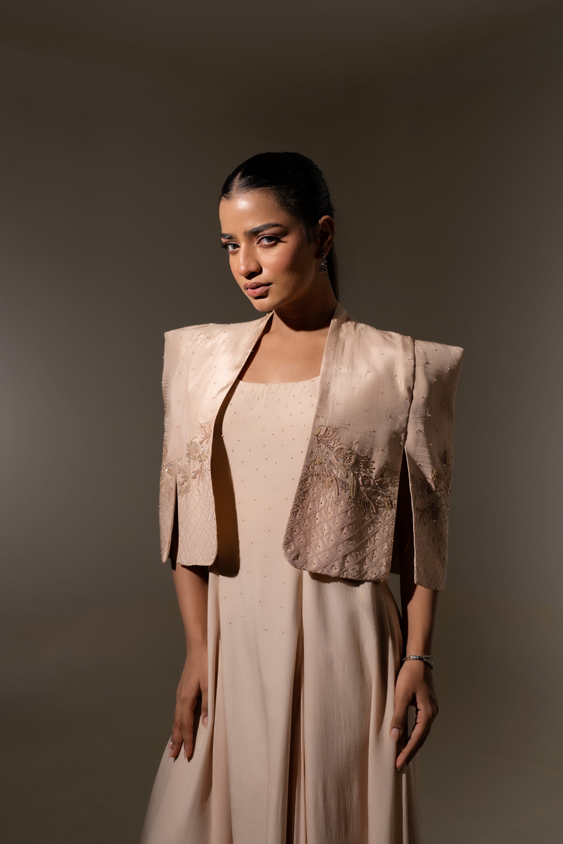 HAND-EMBROIDERED JACKET WITH SLEEVELESS MAXI DRESS.