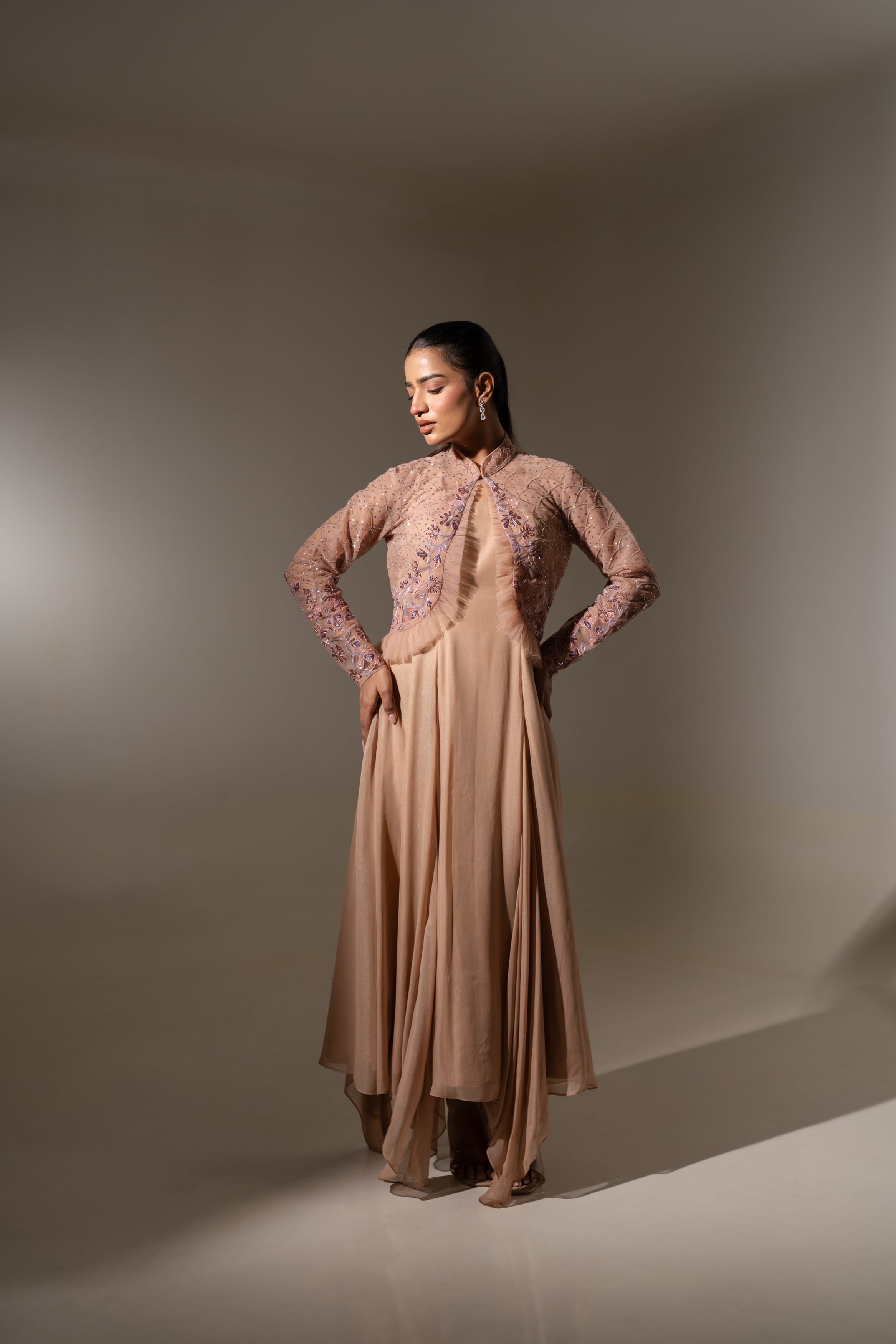 HIGH-NECK EMBROIDERED JACKET DRESS SET.