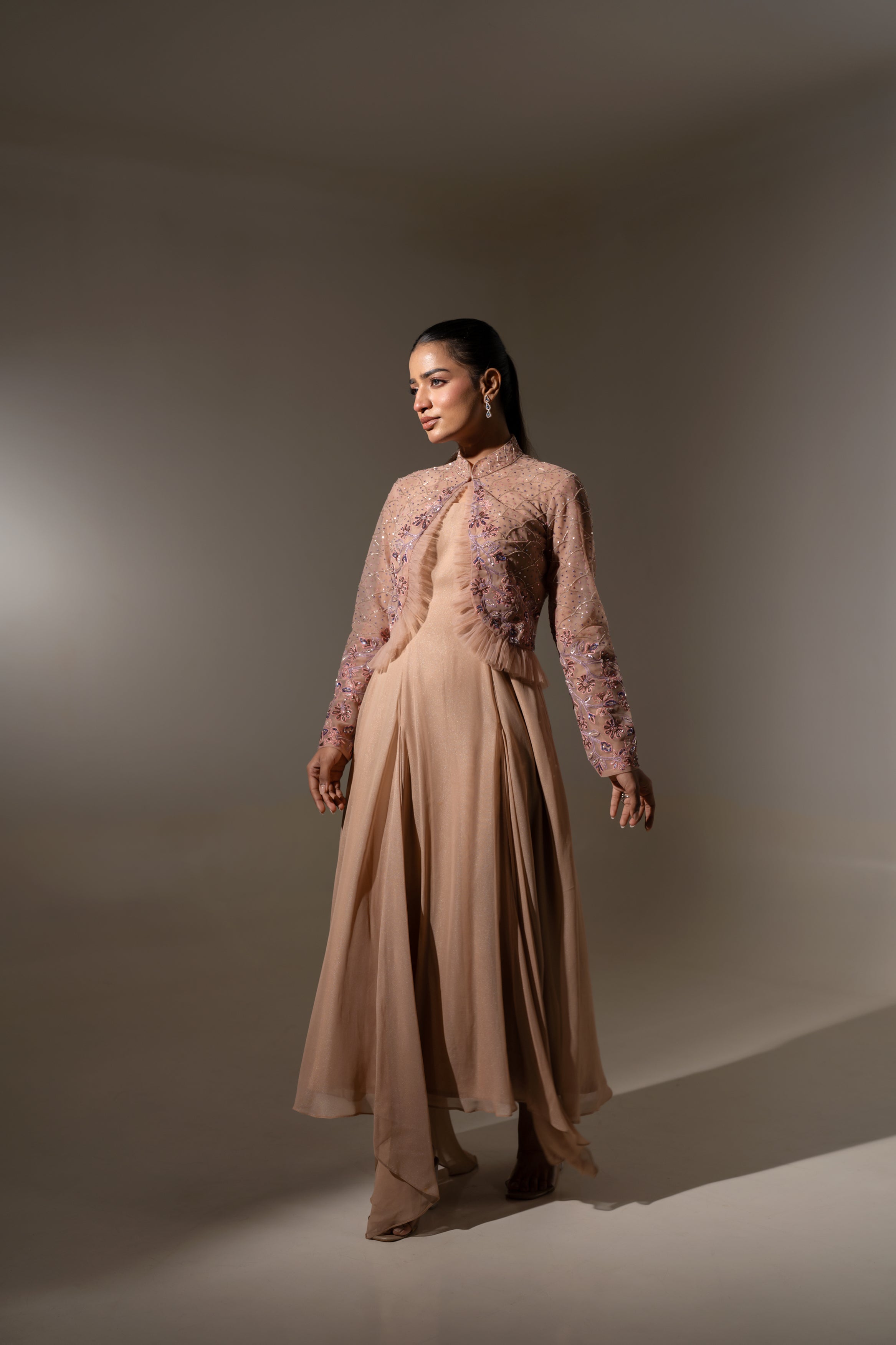 HIGH-NECK EMBROIDERED JACKET DRESS SET.
