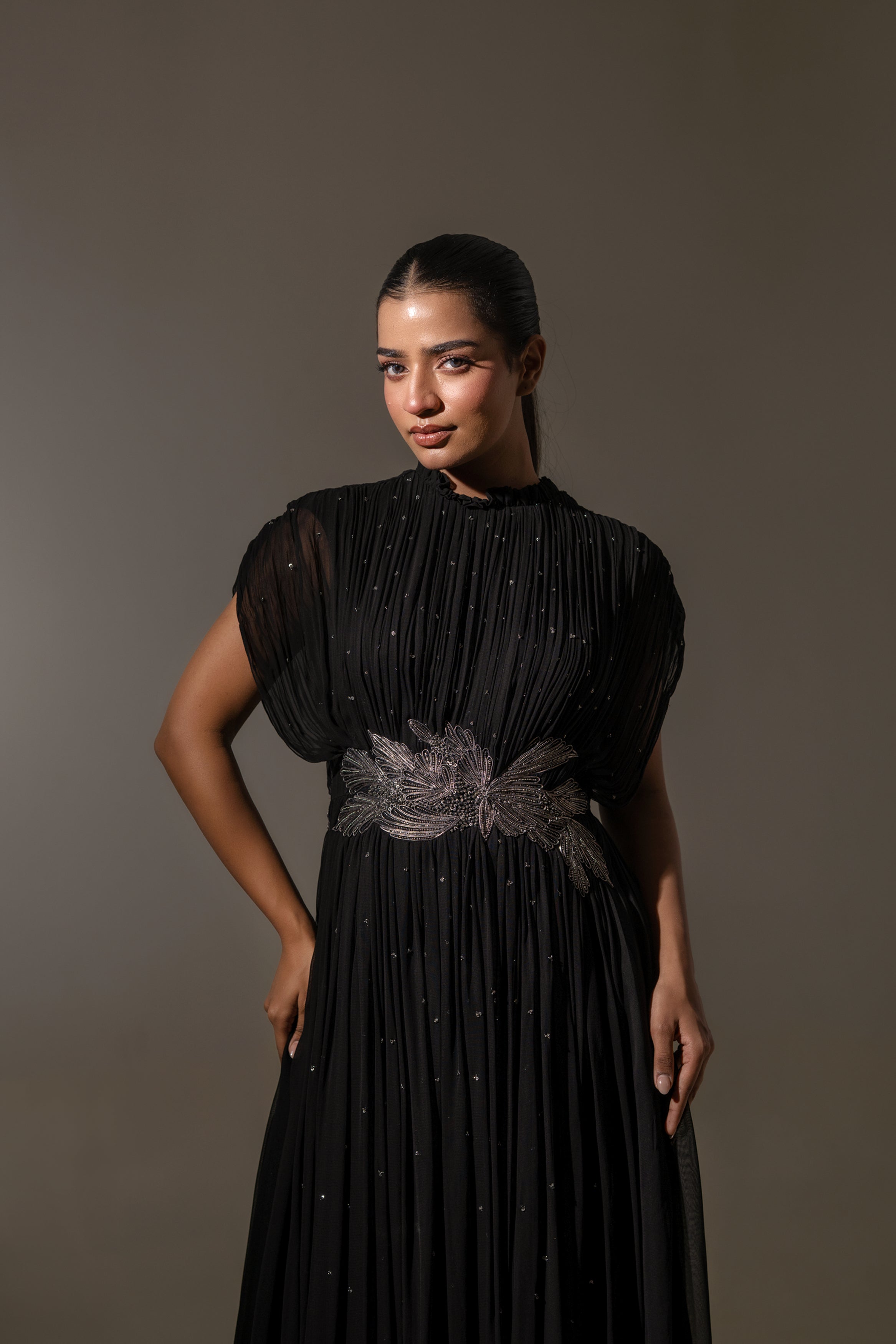 BLACK WIRE EMBELLISHED PLEATED GOWN WITH SINGLE DORI.