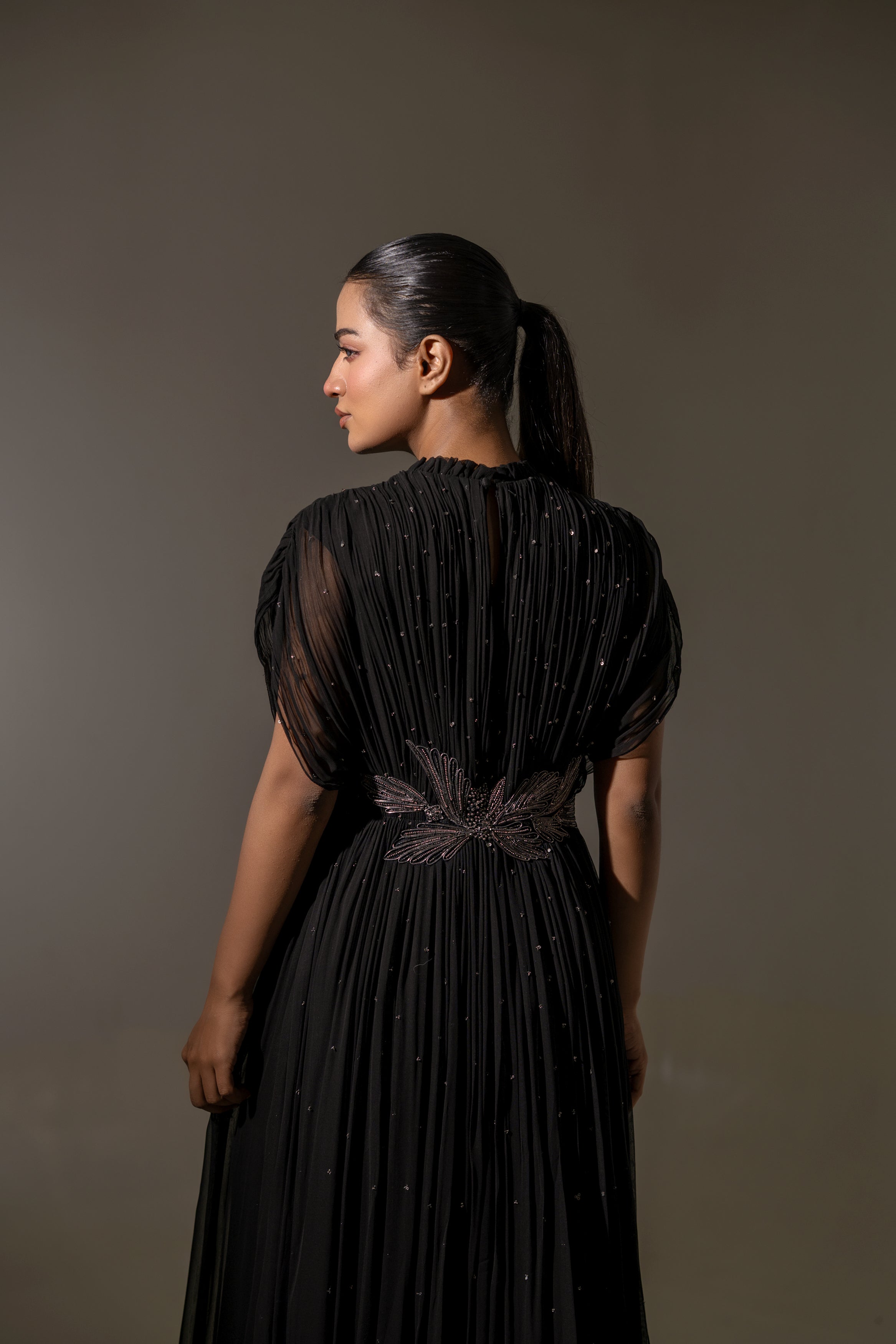 BLACK WIRE EMBELLISHED PLEATED GOWN WITH SINGLE DORI.