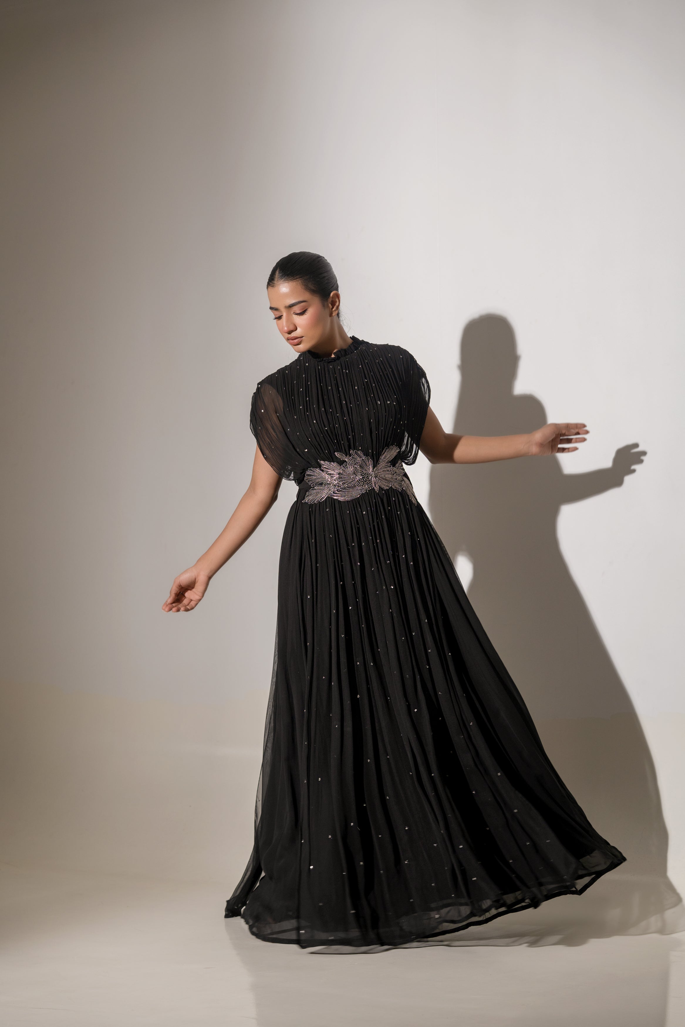 BLACK WIRE EMBELLISHED PLEATED GOWN WITH SINGLE DORI.