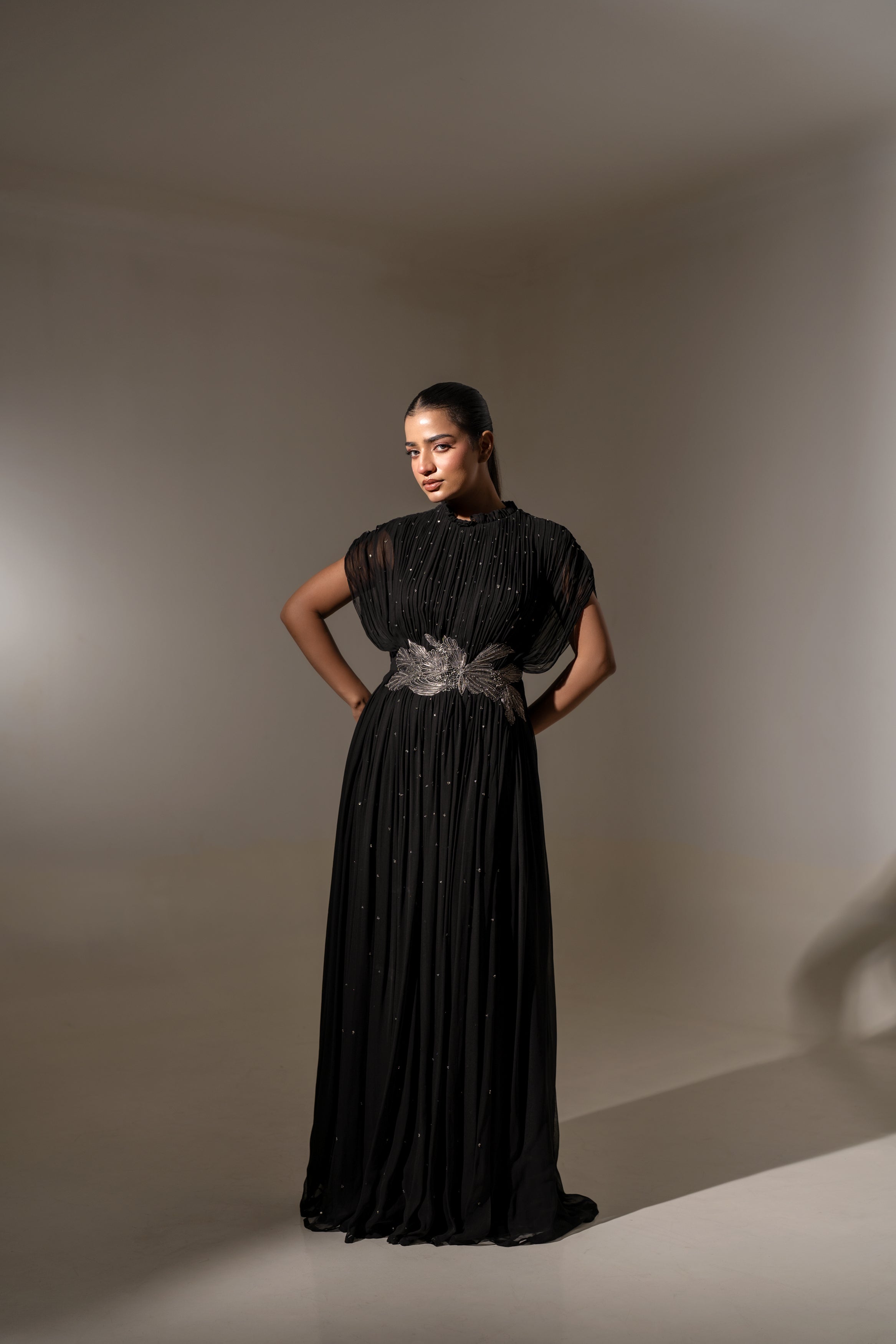 BLACK WIRE EMBELLISHED PLEATED GOWN WITH SINGLE DORI.