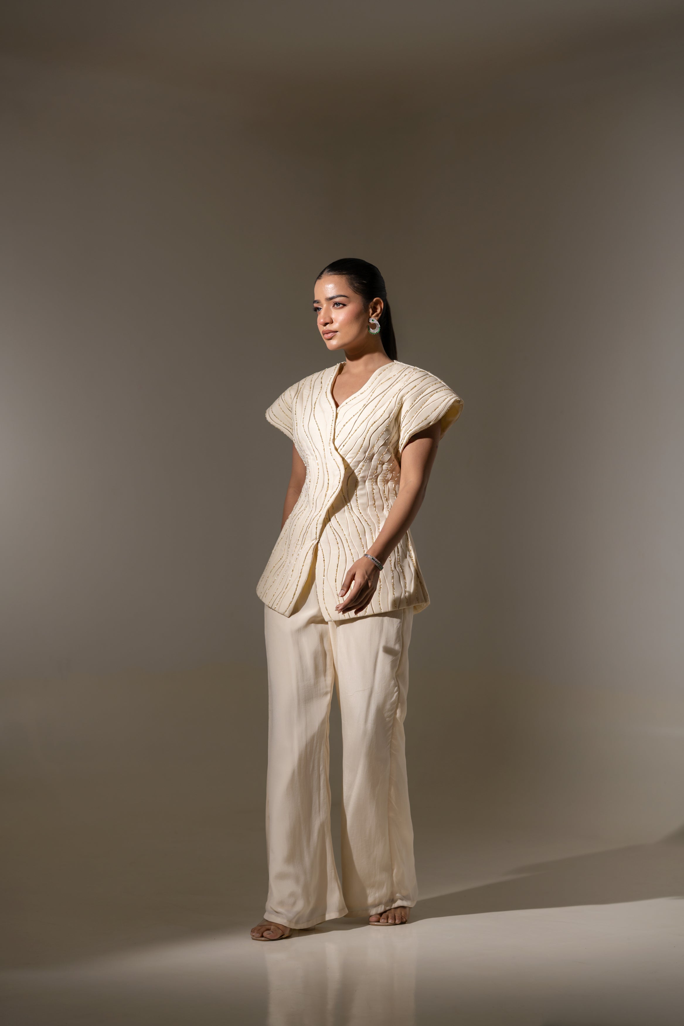 EMBROIDERED JACKET WITH STRAIGHT PANTS