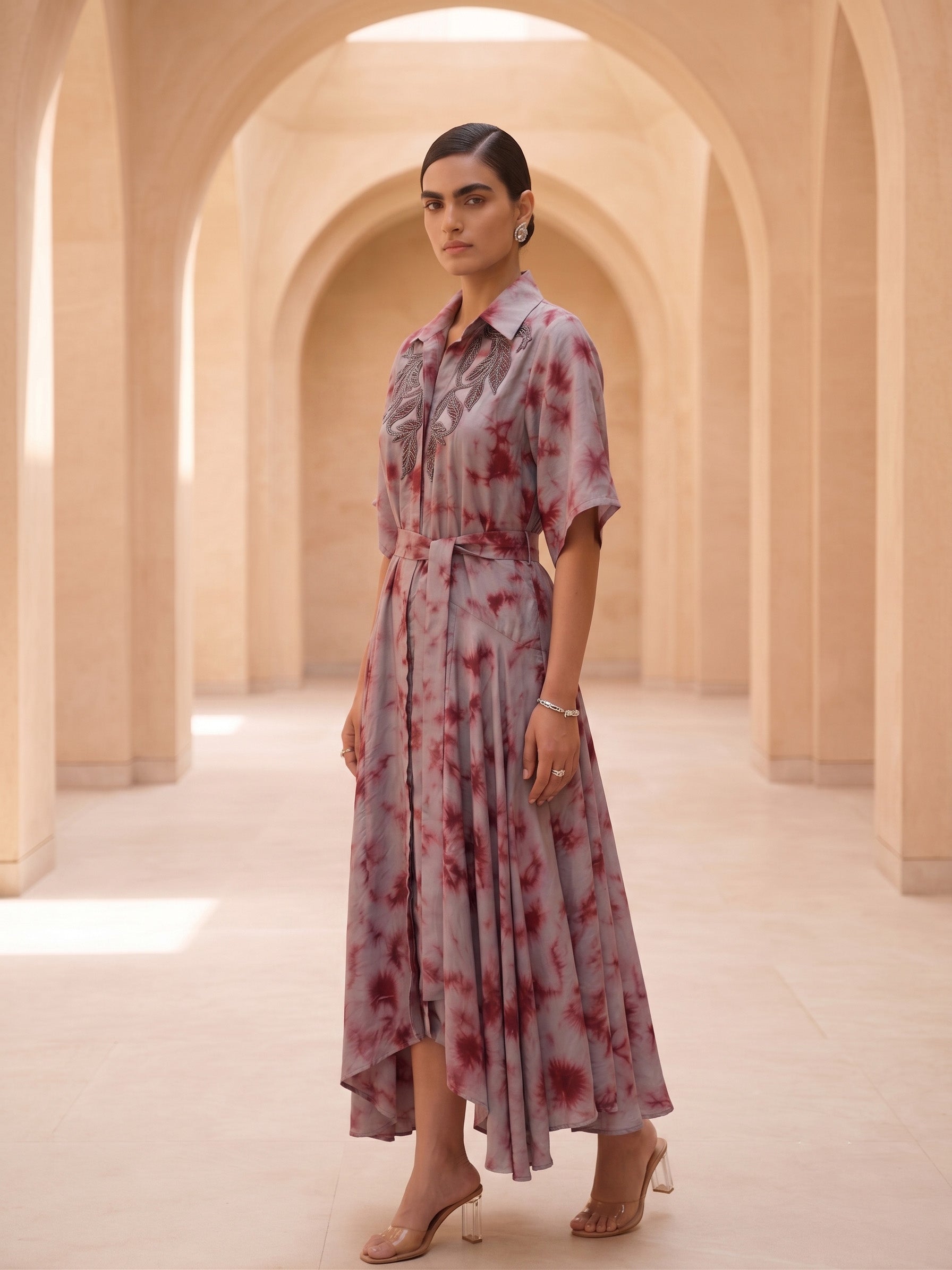 STYLISH  DRESS WITH ELEGANT WIRE EMBROIDERY ON THE FRONT.