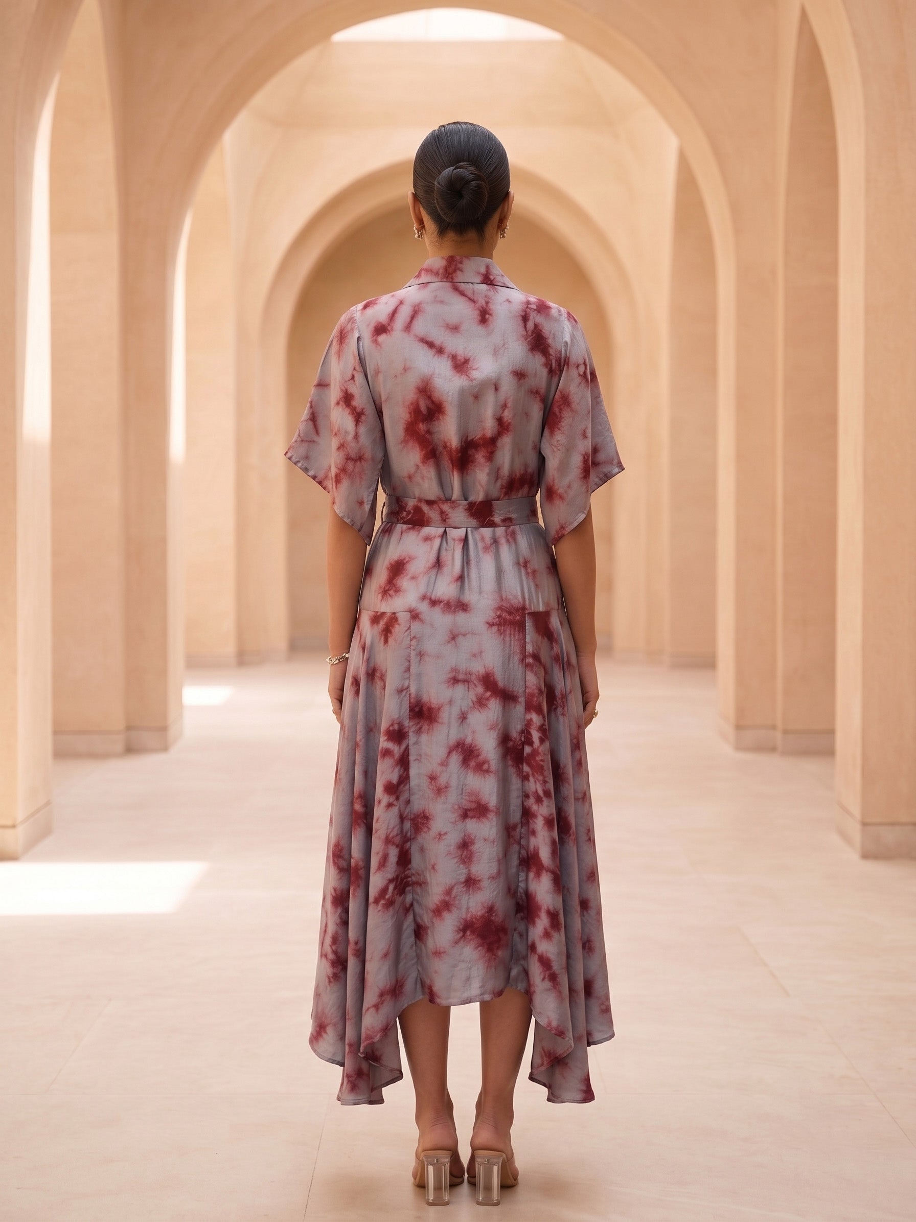 STYLISH  DRESS WITH ELEGANT WIRE EMBROIDERY ON THE FRONT.