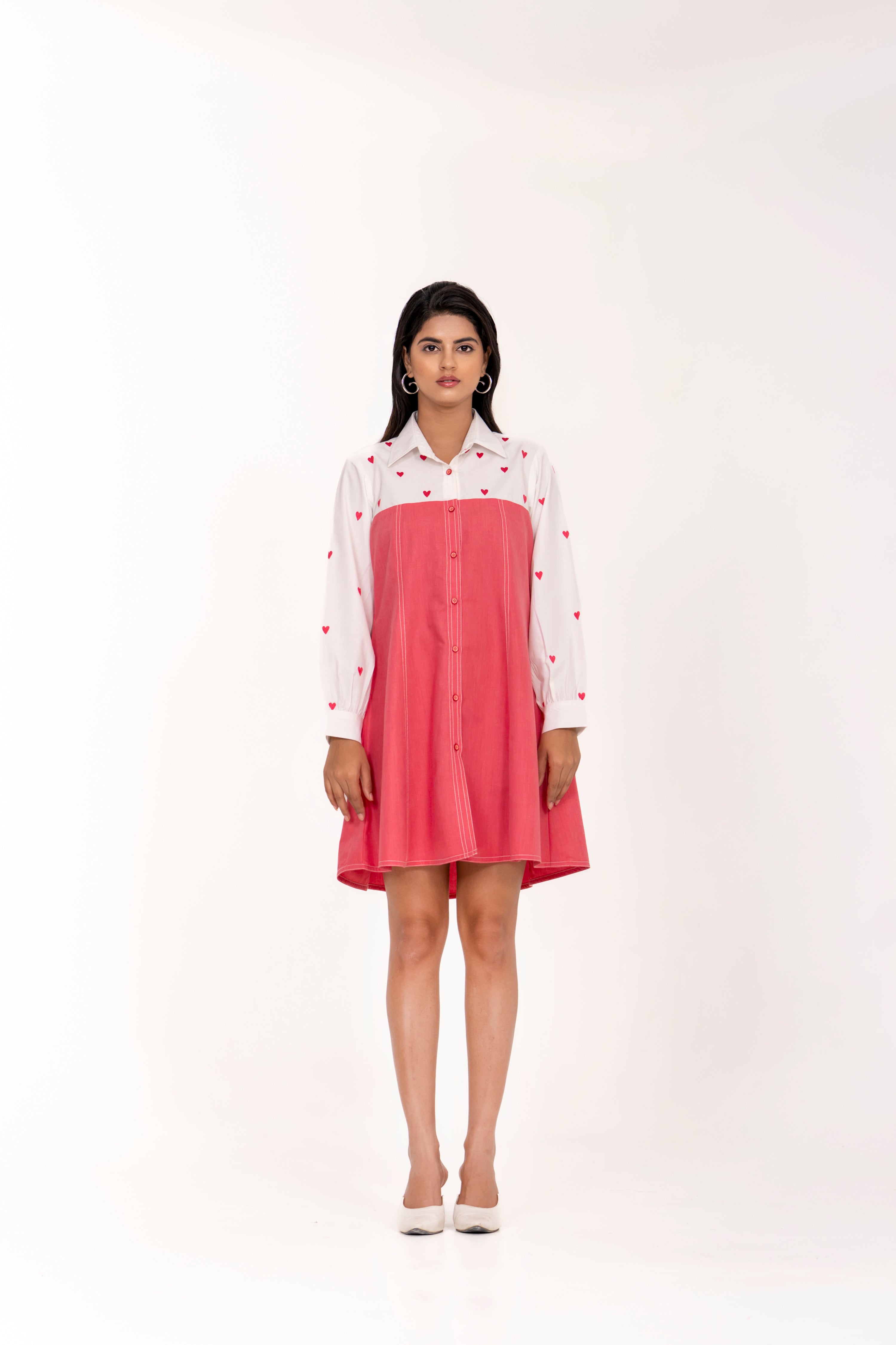 PINK AND WHITE HEART PRINT SHIRT DRESS – STYLISH CASUAL WEAR.