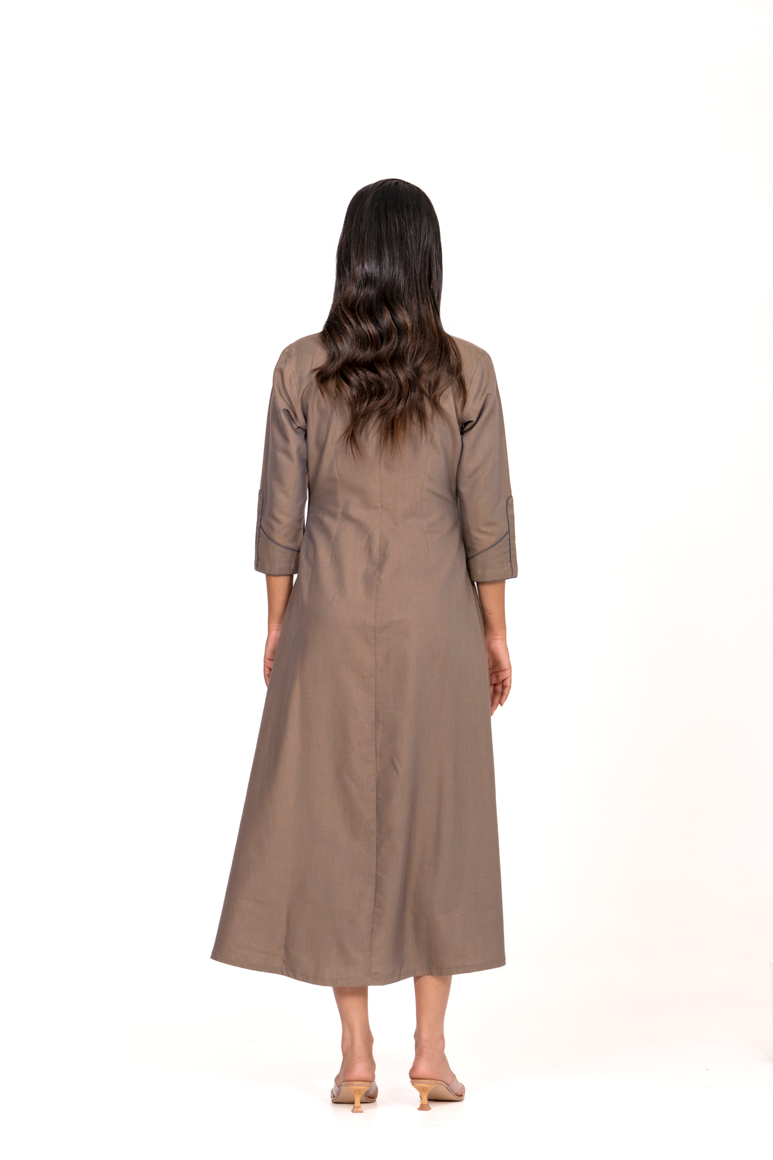 "STYLISH SHIRT-STYLE MIDI DRESS WITH BELT AND BUTTON-DOWN FRONT"