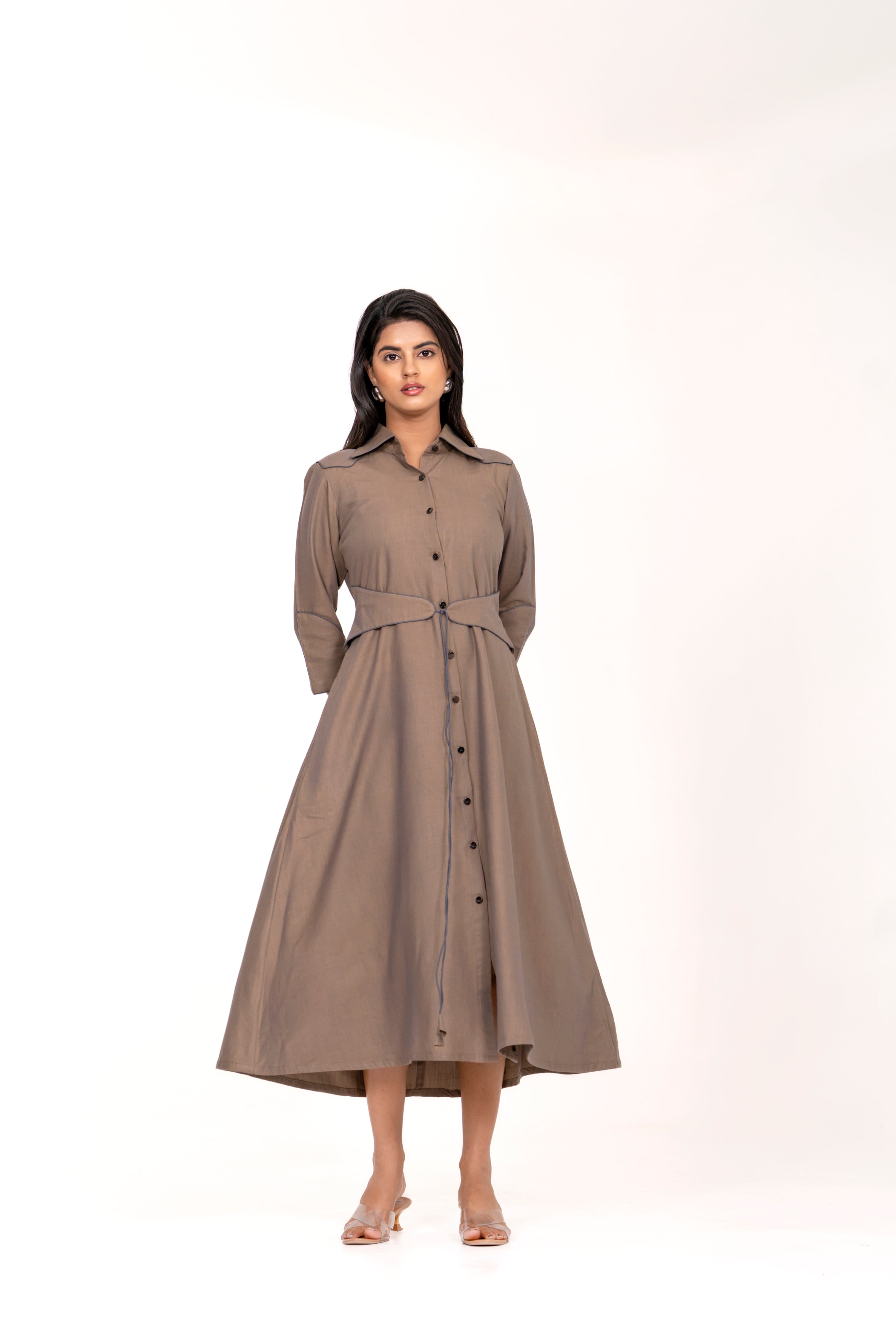 "STYLISH SHIRT-STYLE MIDI DRESS WITH BELT AND BUTTON-DOWN FRONT"