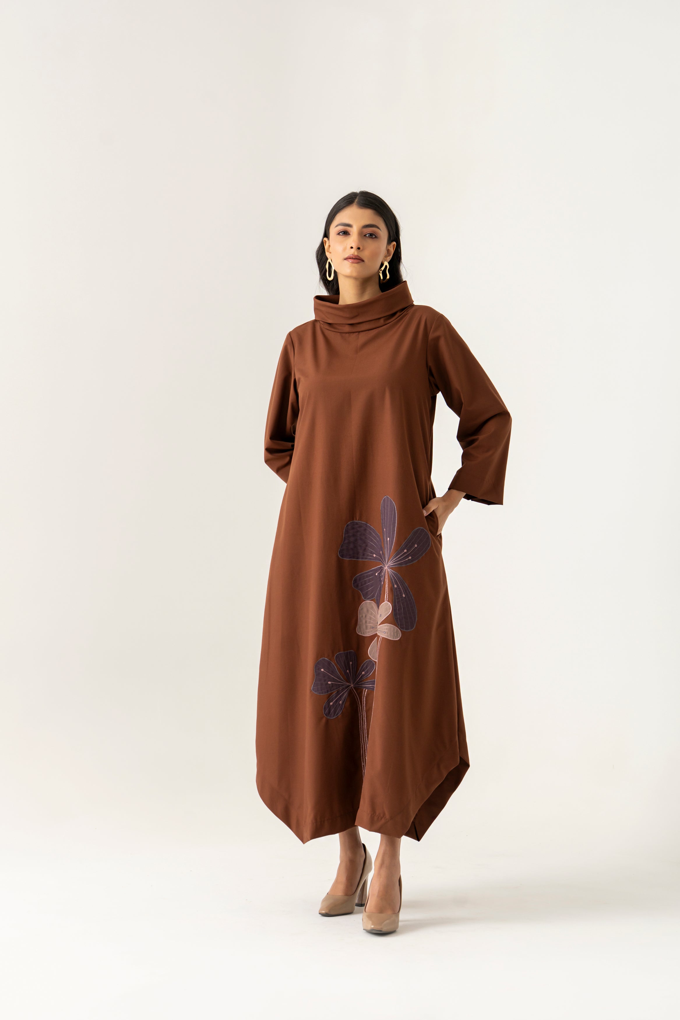 BROWN COTTON DRESS WITH FLORAL EMBROIDERY