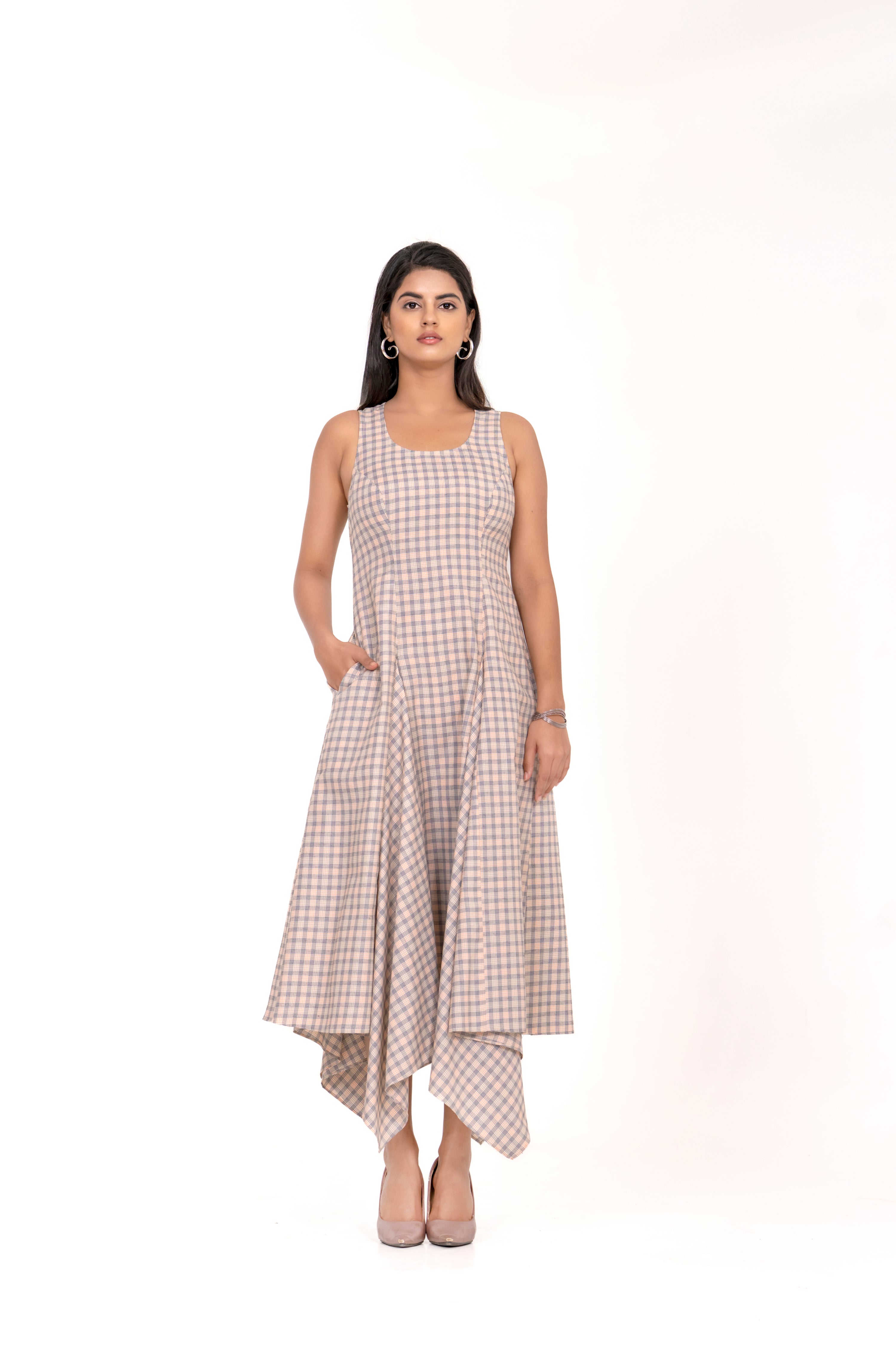 THE CHECK PRINT DRESS IN STYLISH FLARED DESIGN – PERFECT FOR EVERYDAY WEAR.