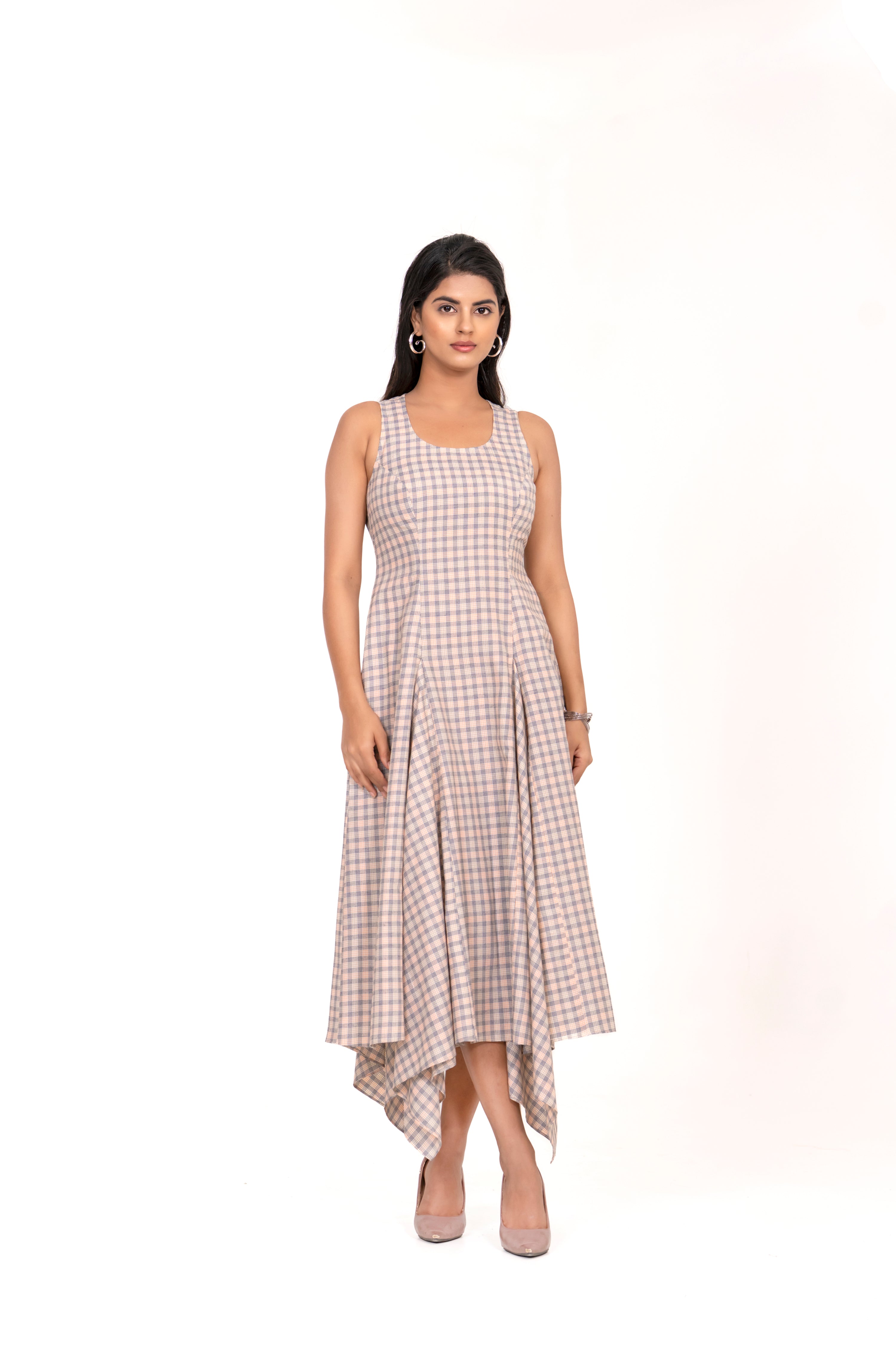 THE CHECK PRINT DRESS IN STYLISH FLARED DESIGN – PERFECT FOR EVERYDAY WEAR.