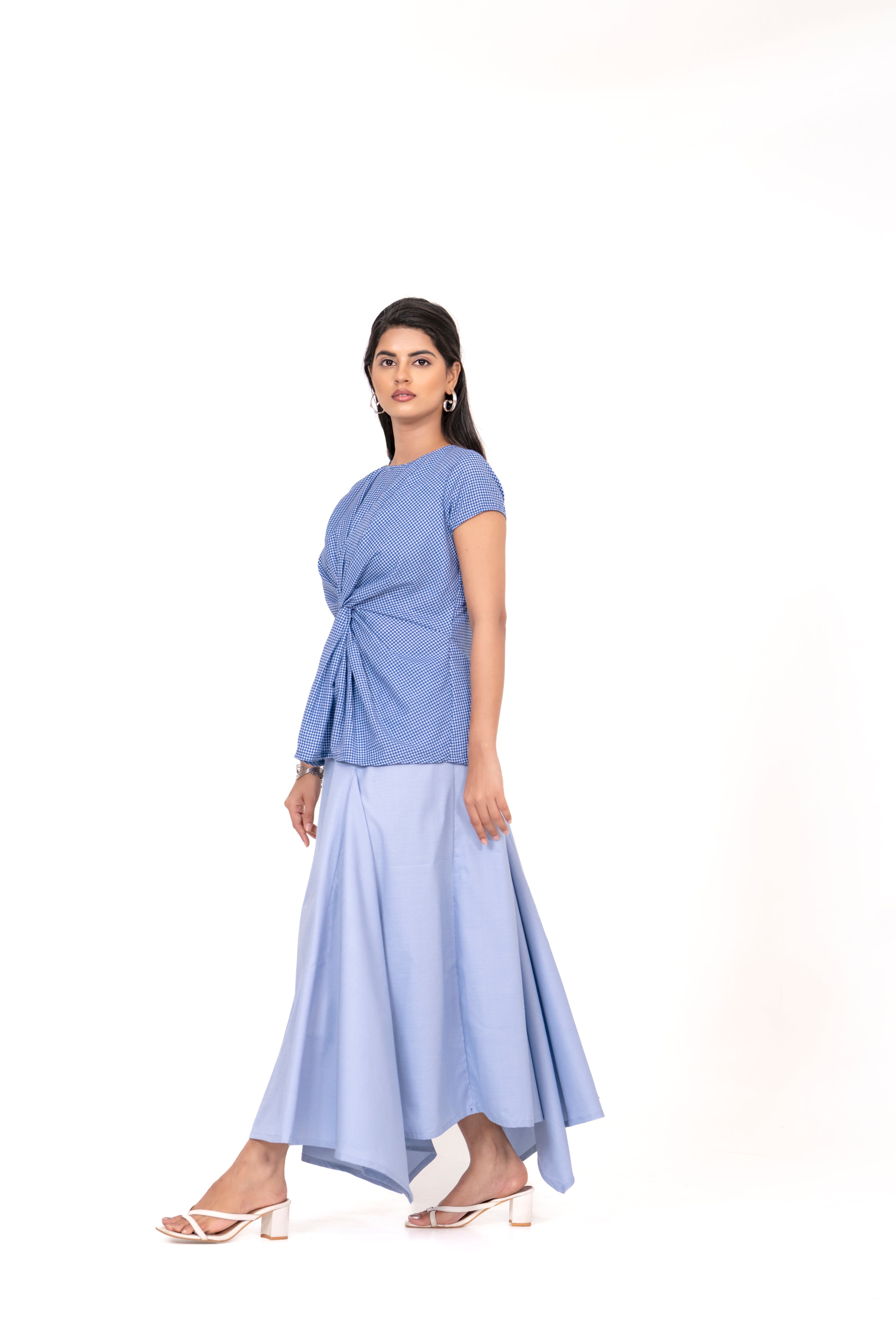 ELEGANT BLUE CO-ORD SET WITH KNOTTED DETAIL.