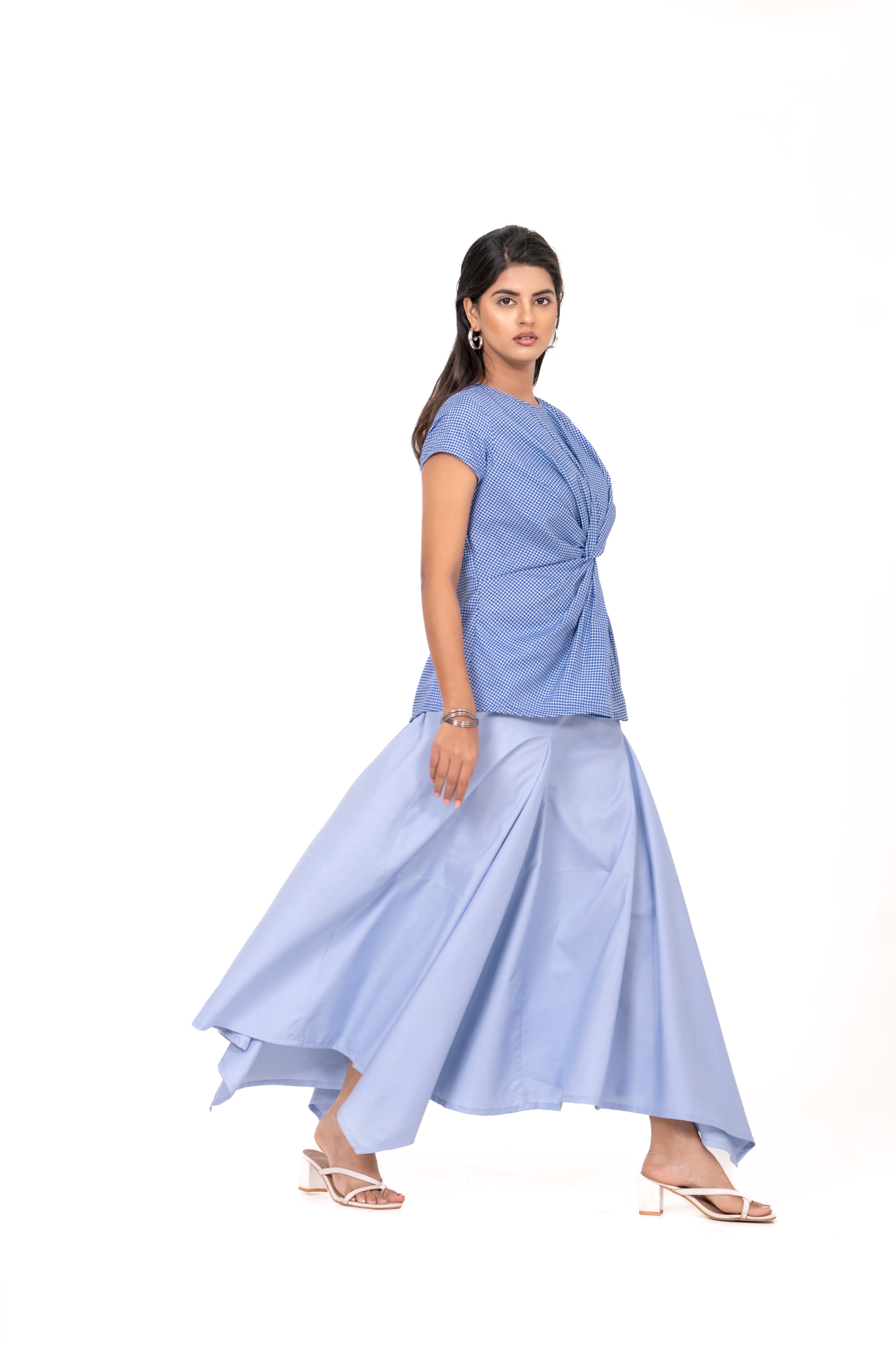 ELEGANT BLUE CO-ORD SET WITH KNOTTED DETAIL.