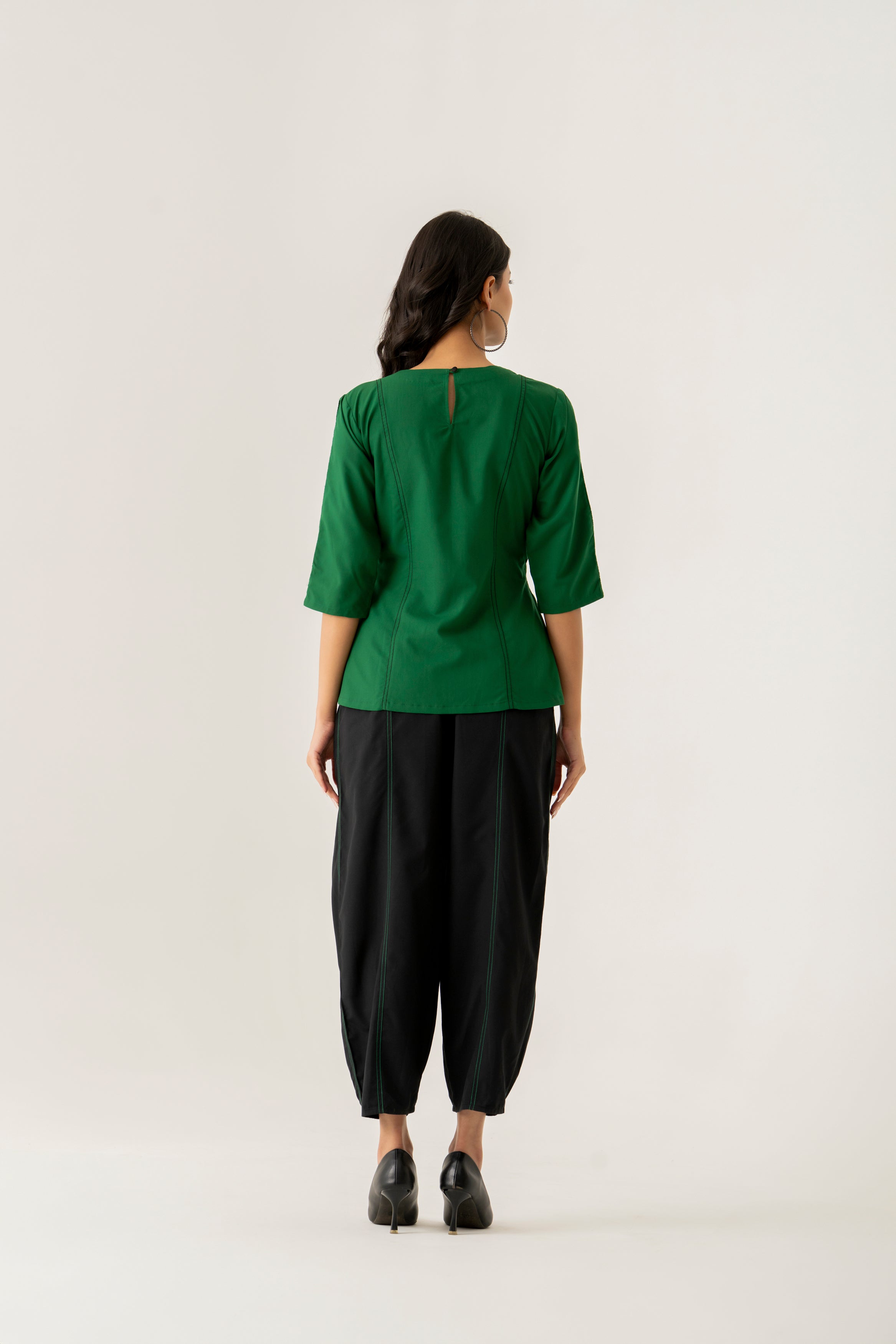 BLACK GREEN TOP BOTTOM