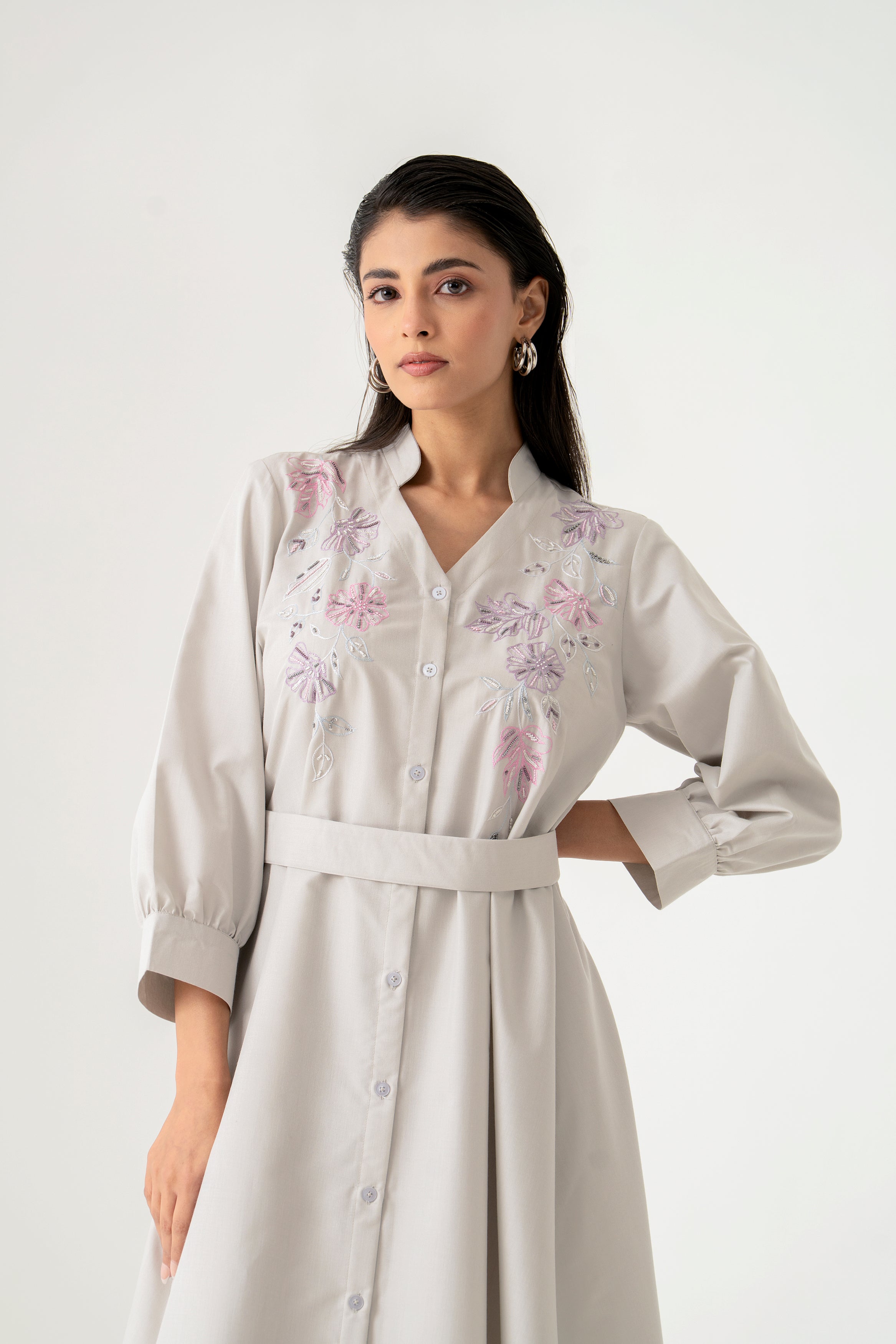 LIGHT GREY EMBROIDERY MIDI DRESS WITH BELT