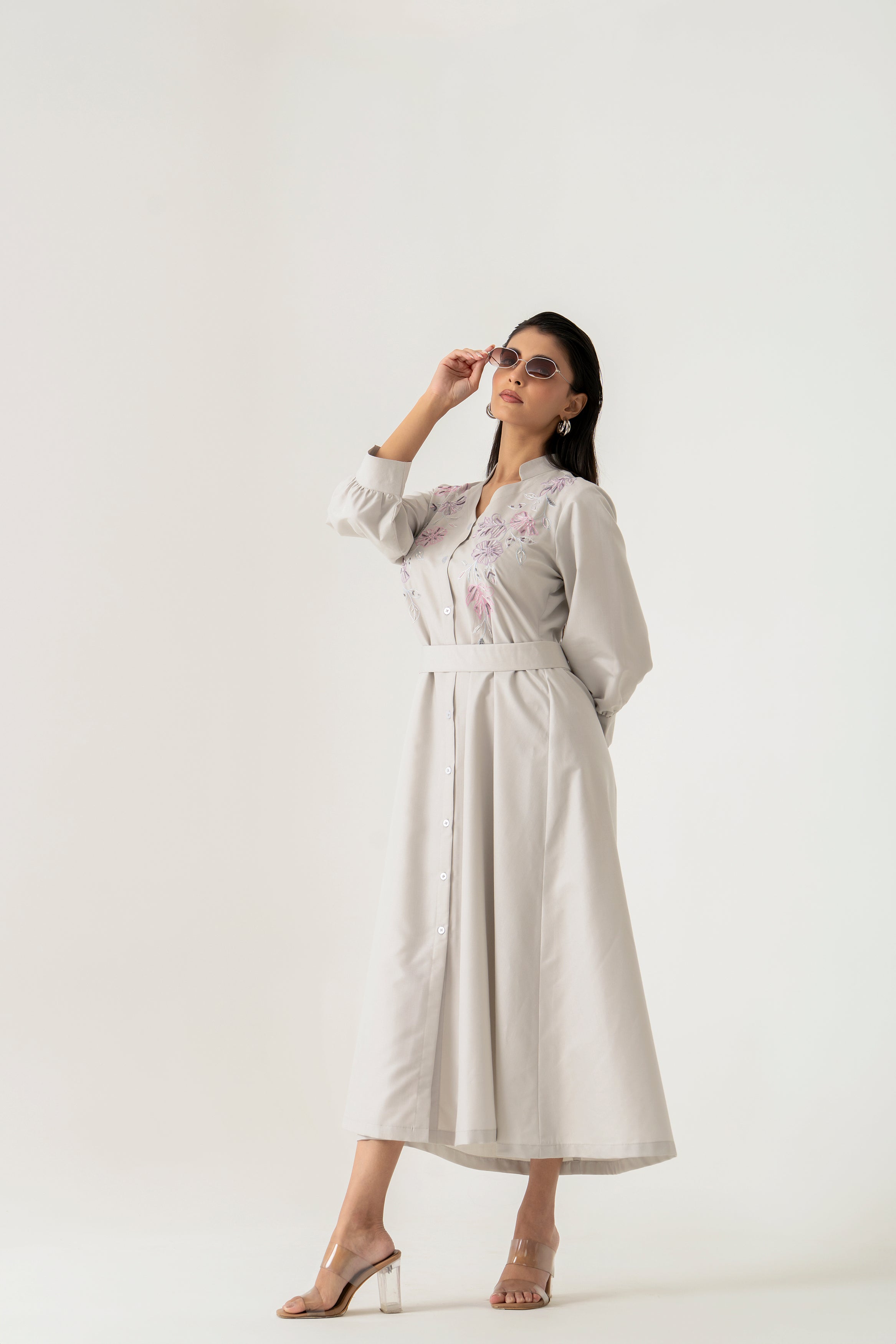 LIGHT GREY EMBROIDERY MIDI DRESS WITH BELT