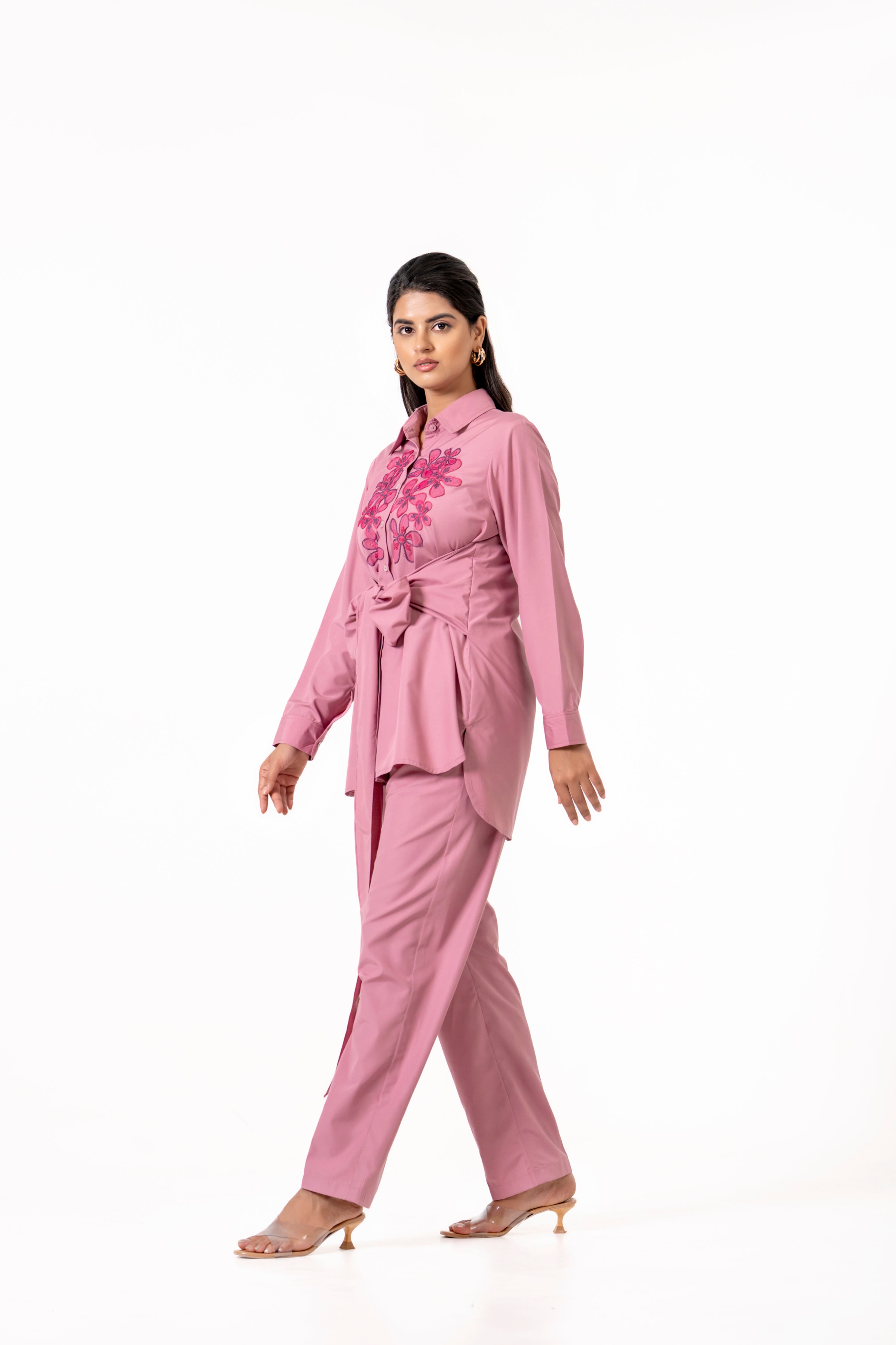 ROSE PINK CO-ORD SET FEATURING BOLD FLORAL EMBROIDERY ON THE FRONT.