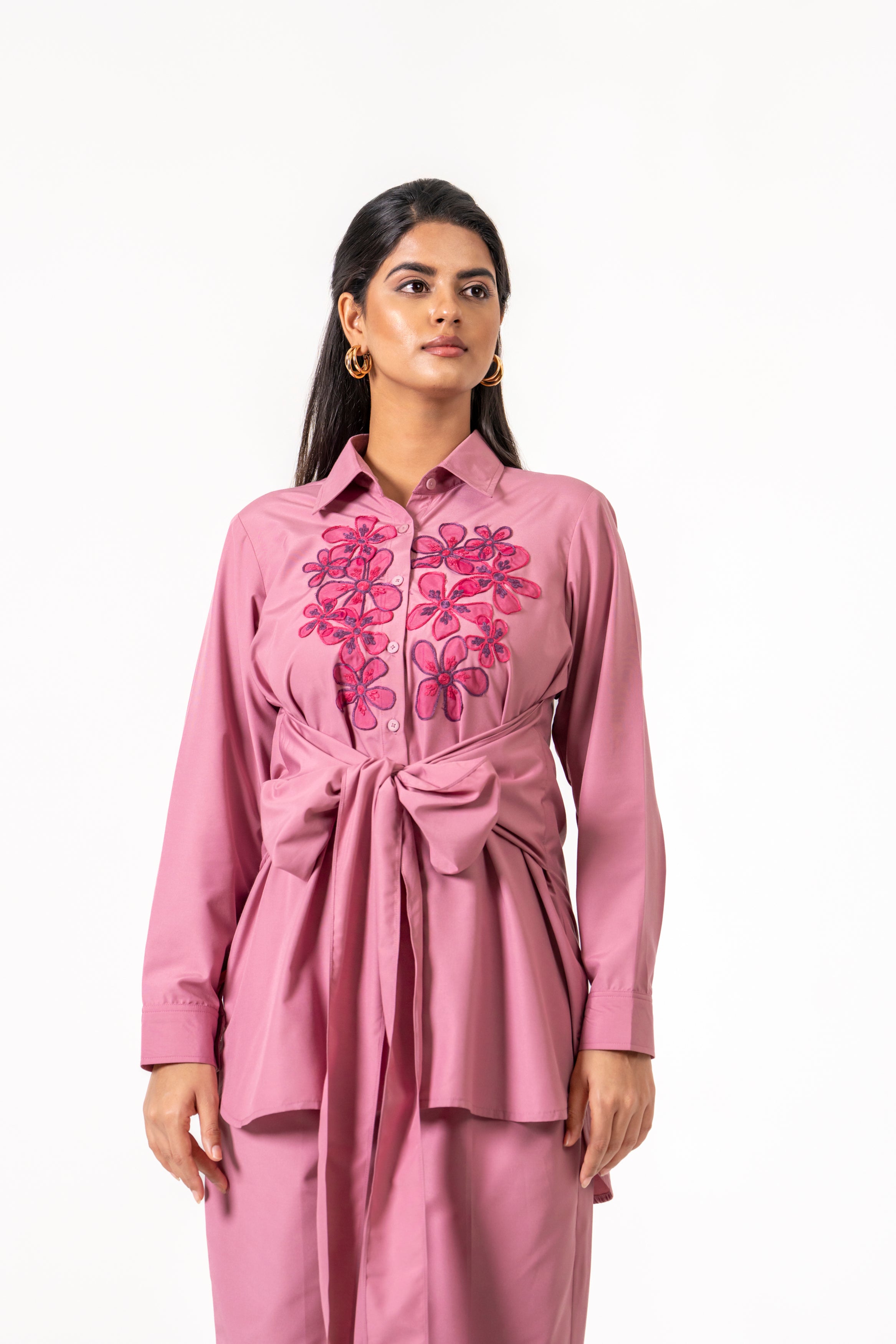 ROSE PINK CO-ORD SET FEATURING BOLD FLORAL EMBROIDERY ON THE FRONT.