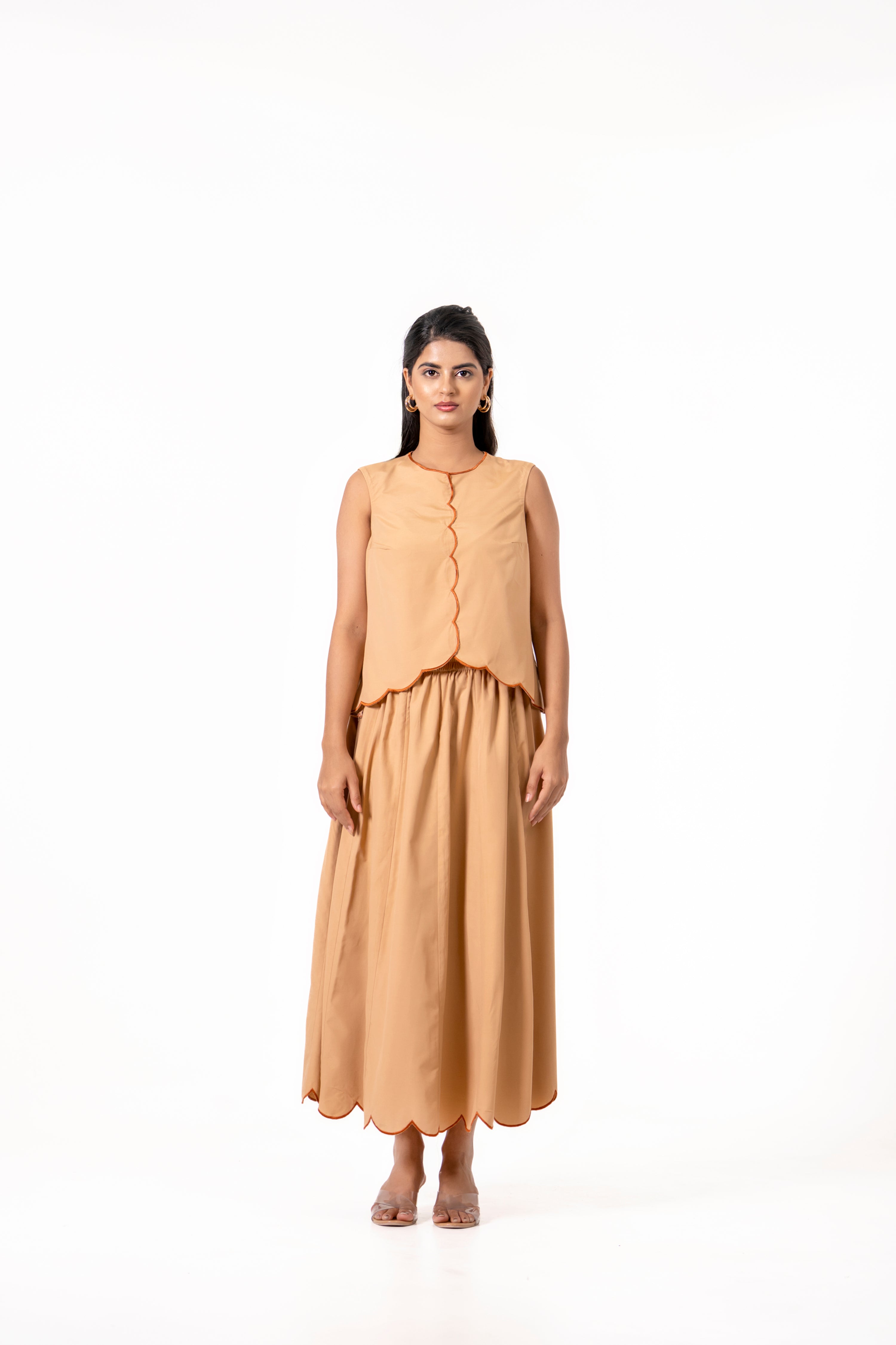 SCALLOP EDGE SLEEVELESS TOP AND FLARED SKIRT CO-ORD SET.