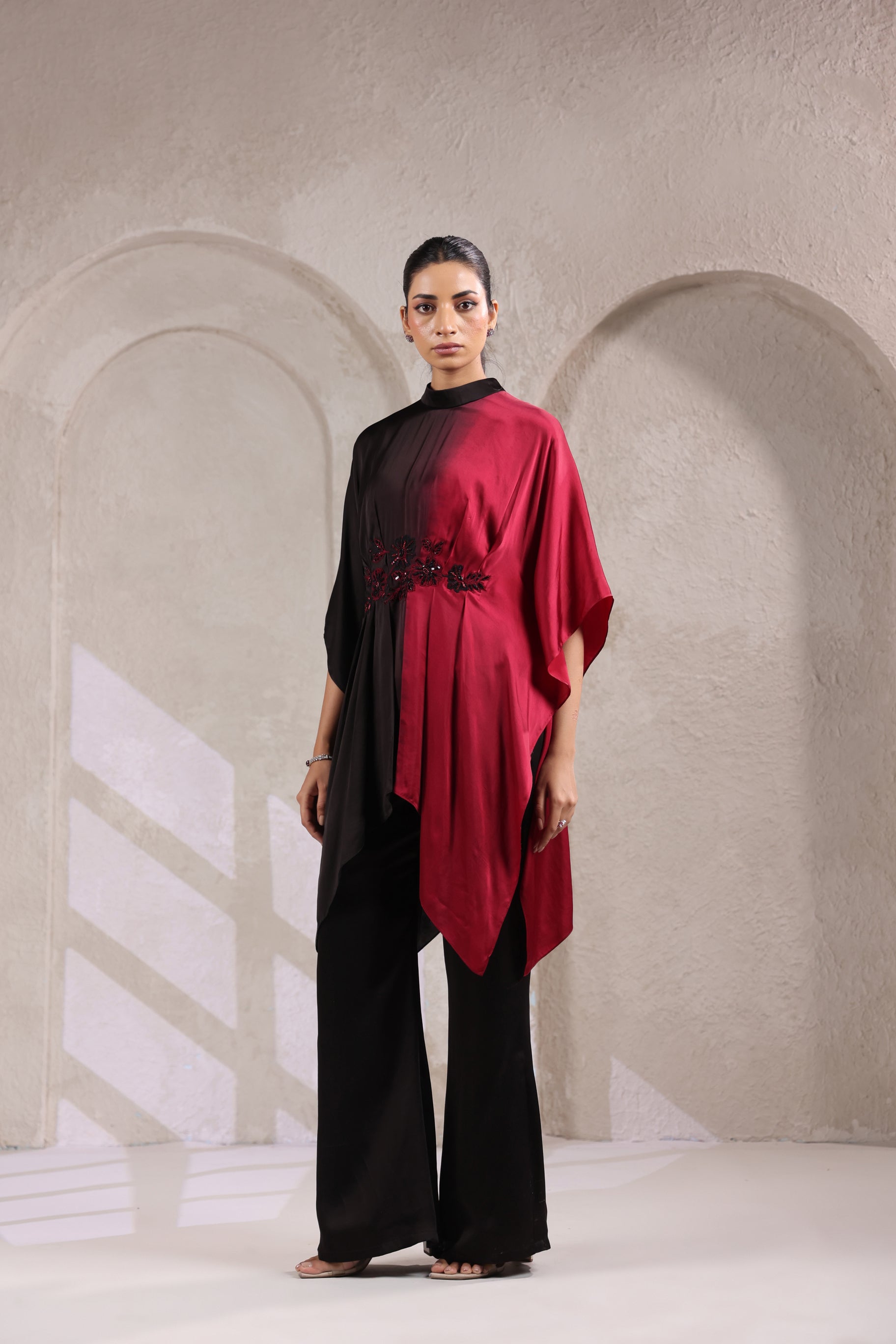 ELEGANT BLACK & MAROON DRAPED TUNIC SET.