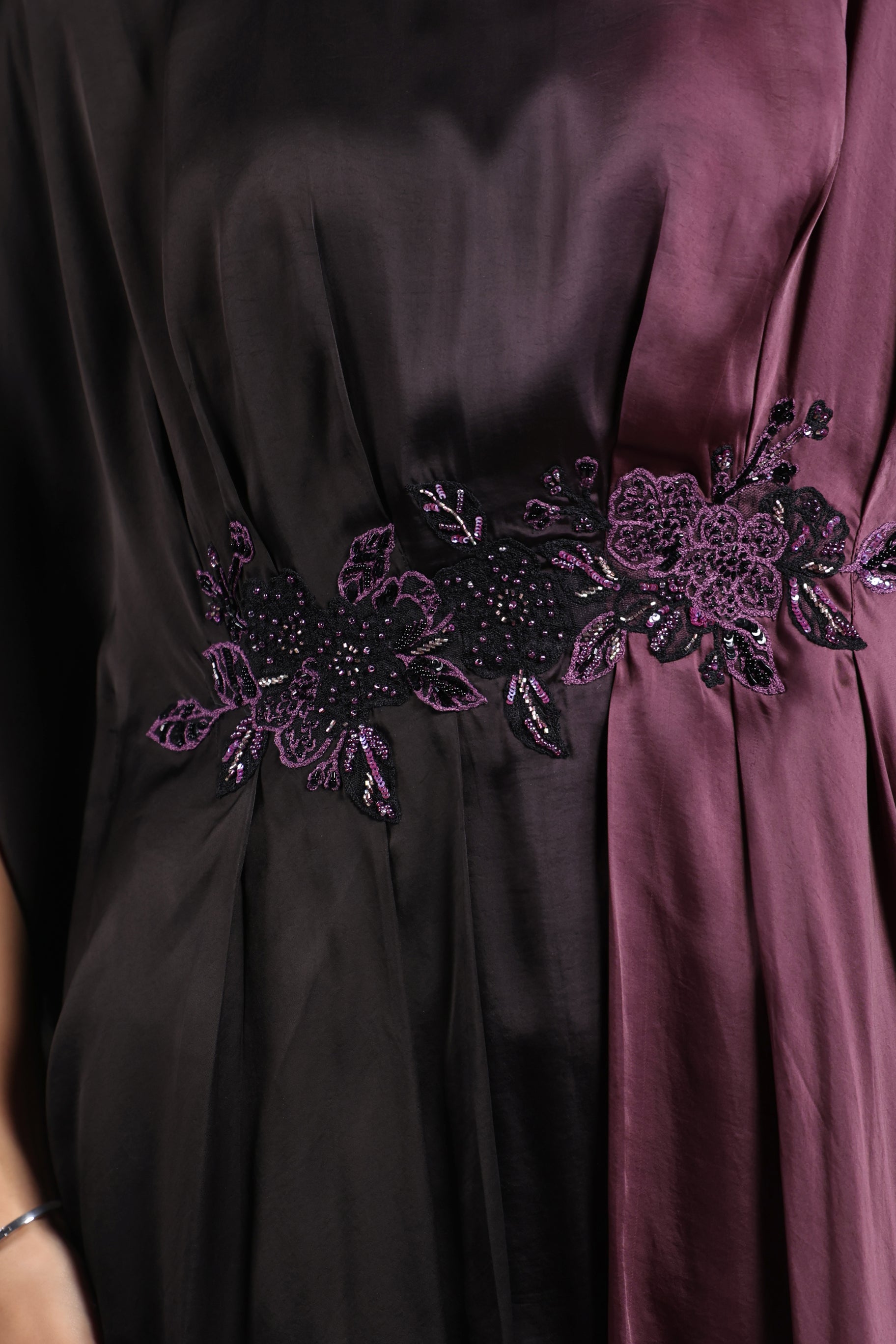 ELEGANT BLACK & WINE DRAPED TUNIC SET.