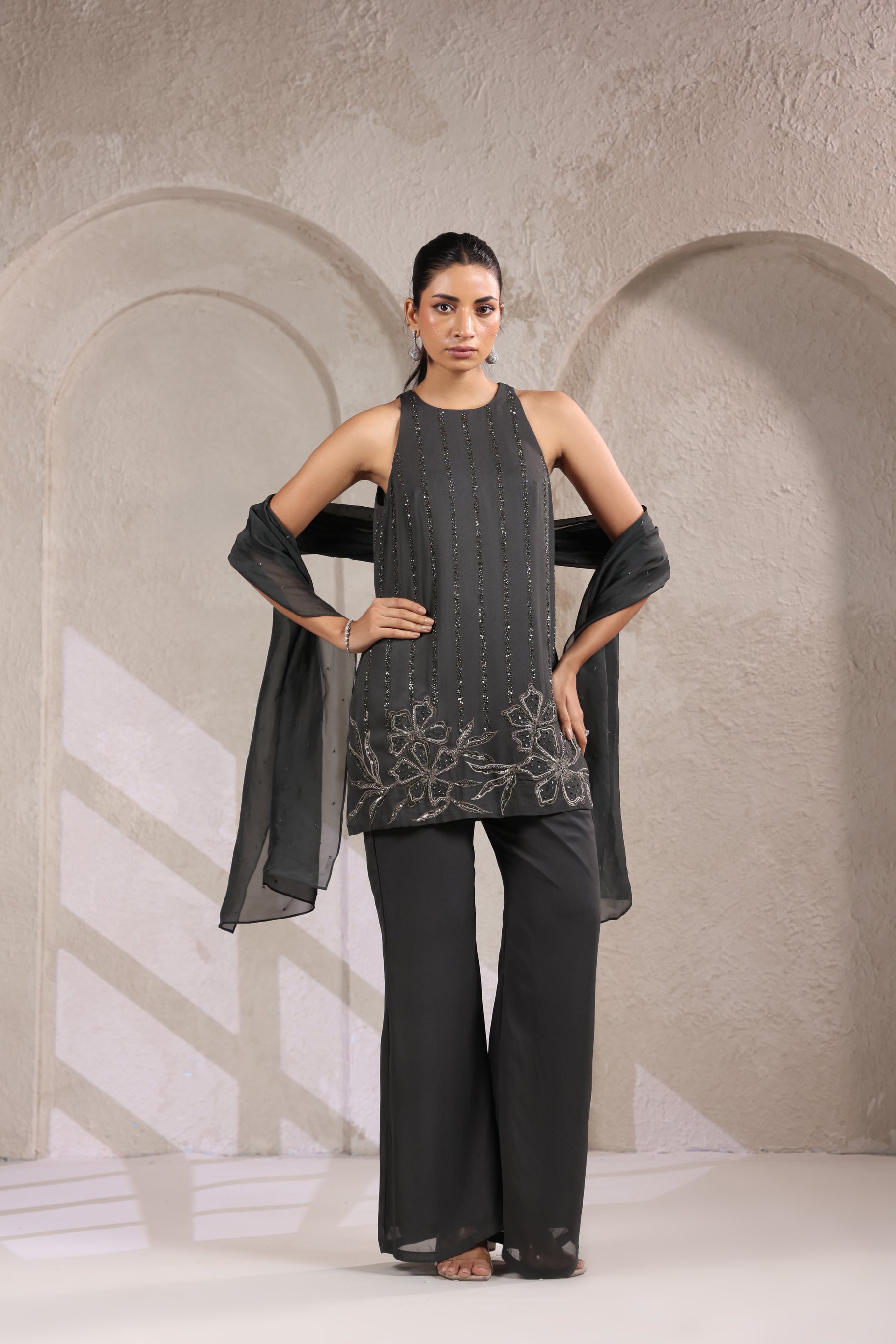 GREY EMBROIDERED SHARARA SET WITH DUPATTA.
