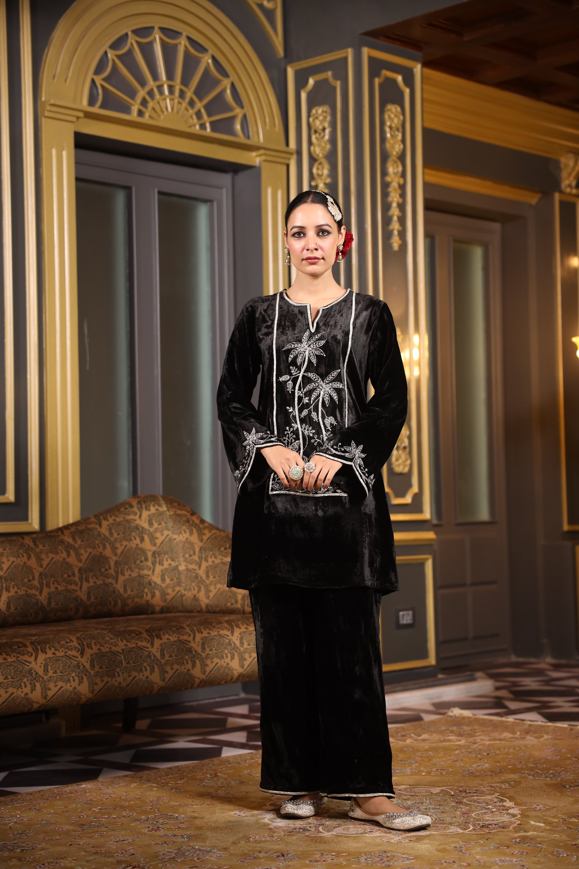 BLACK VELVET EMBROIDERED KURTA SET