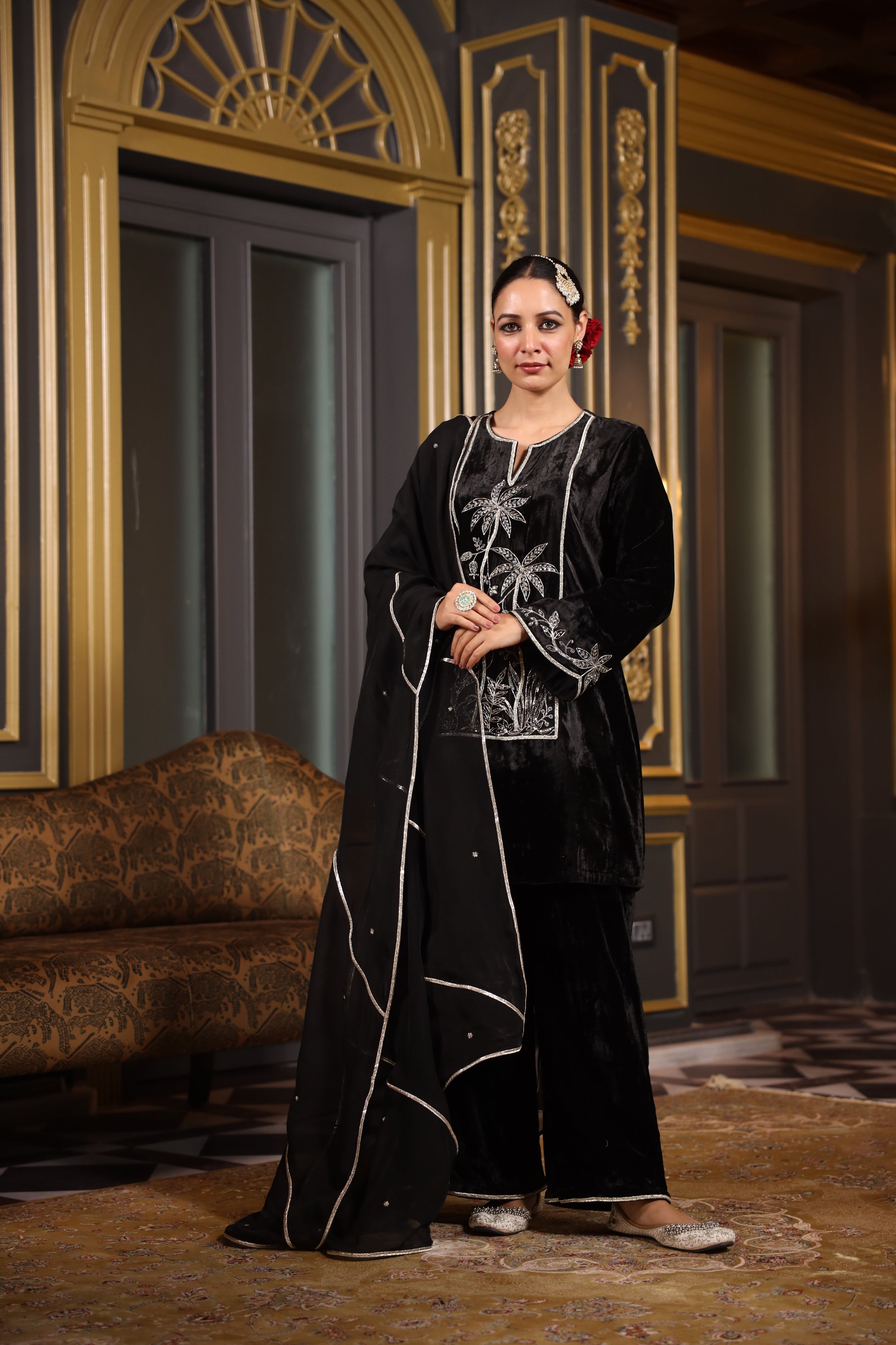 BLACK VELVET EMBROIDERED KURTA SET