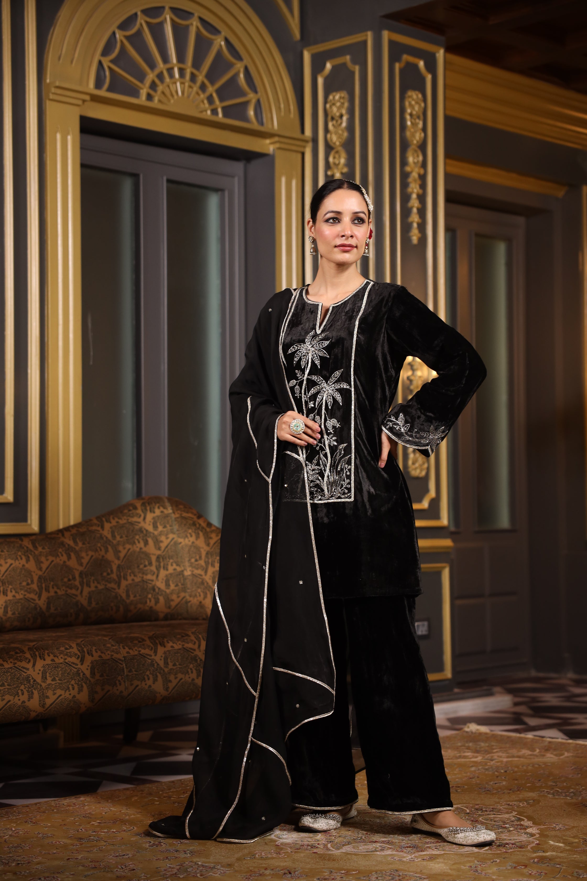 BLACK VELVET EMBROIDERED KURTA SET