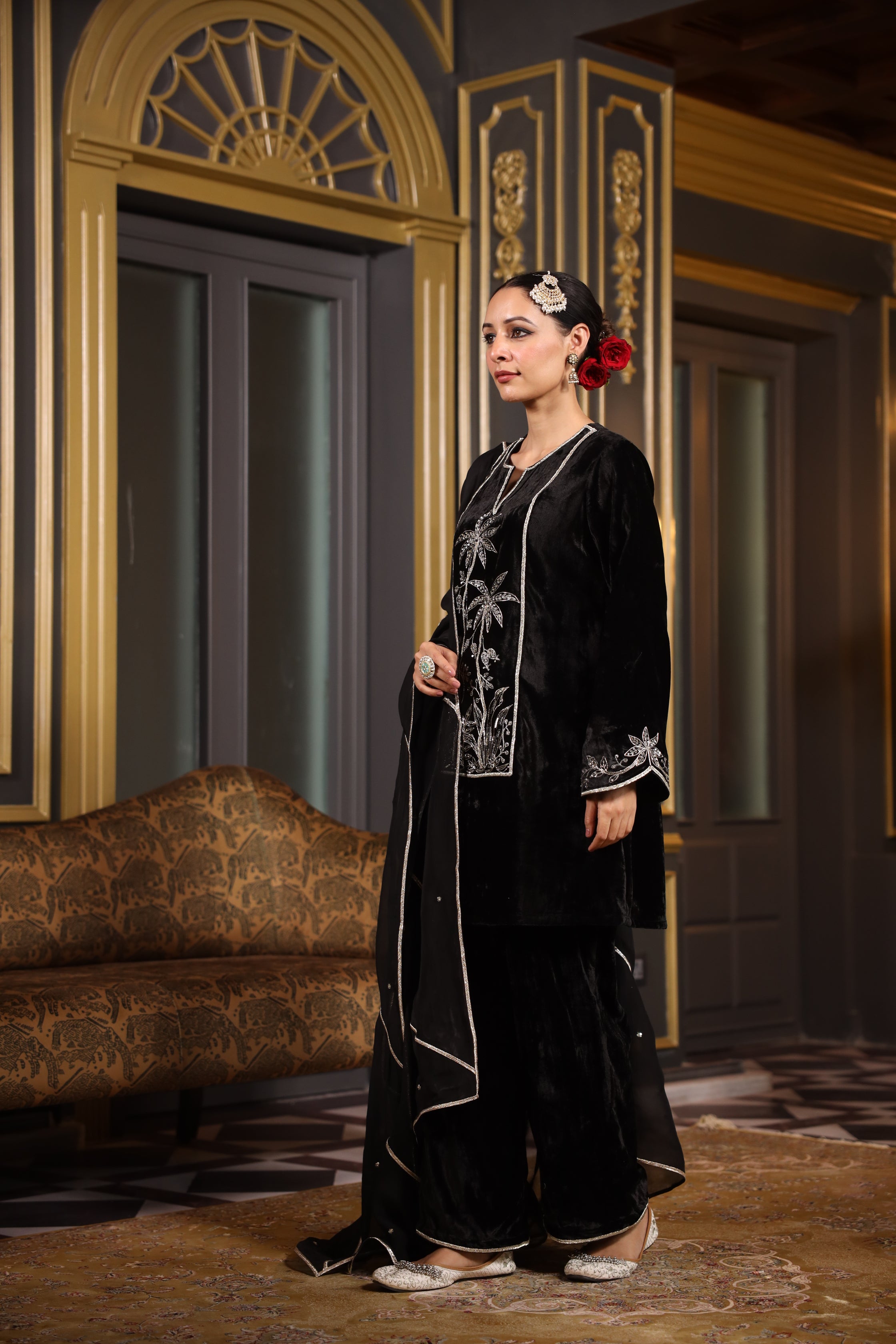 BLACK VELVET EMBROIDERED KURTA SET
