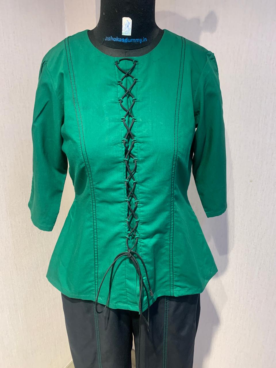 BLACK GREEN TOP BOTTOM