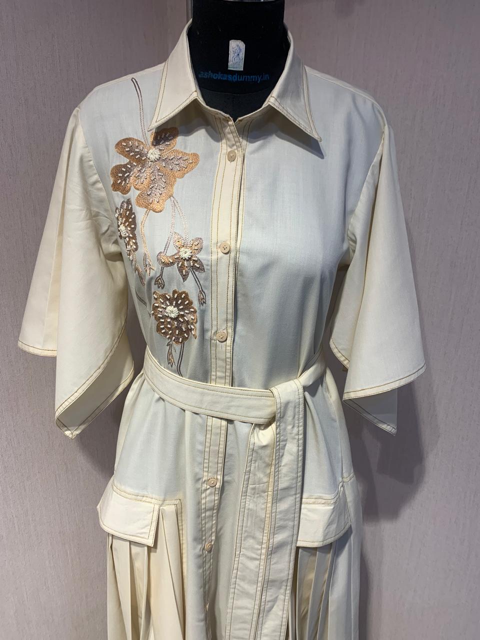 BUTTER YELLOW MIDI DRESS WITH FLORAL EMBROIDERY WITH BELT.