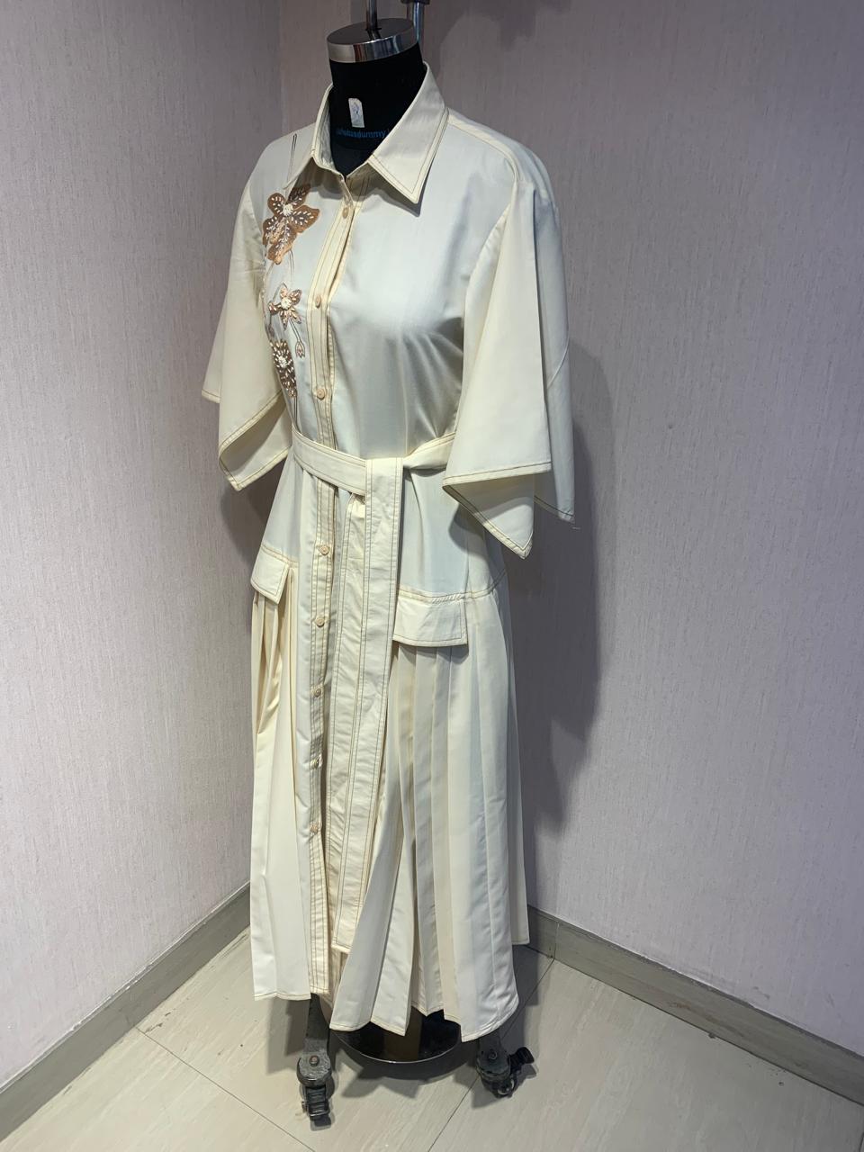 BUTTER YELLOW MIDI DRESS WITH FLORAL EMBROIDERY WITH BELT.