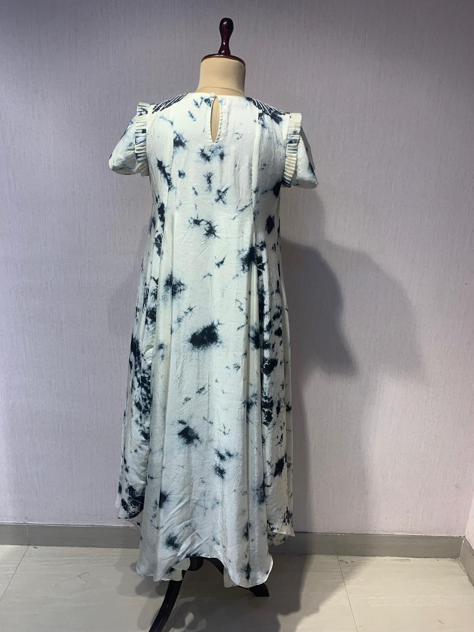 MARBLE PRINT SHORT-SLEEVE EMBROIDERED DRESS.