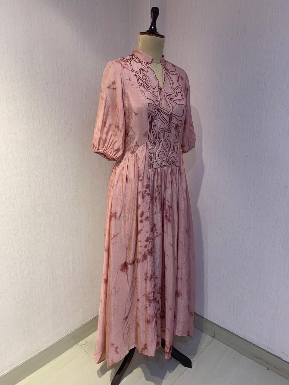 MARBLE DRESS WITH WIRE EMBROIDERED.