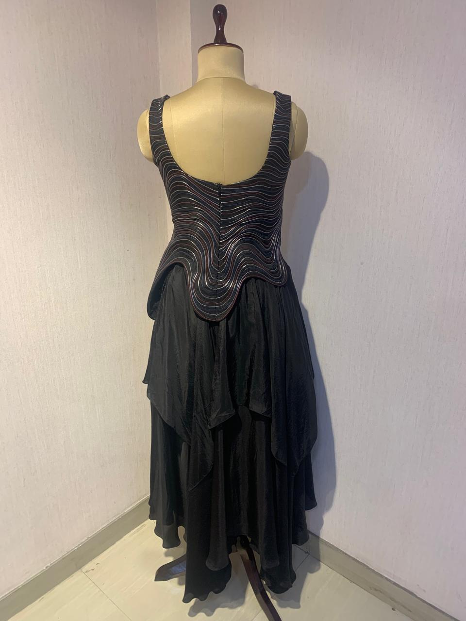 ELEGANT BLACK WAVE - EMBROIDERED TOP AND SKIRT SET.