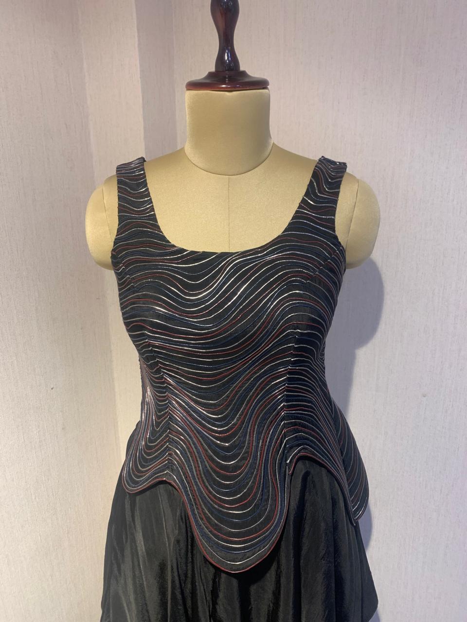 ELEGANT BLACK WAVE - EMBROIDERED TOP AND SKIRT SET.