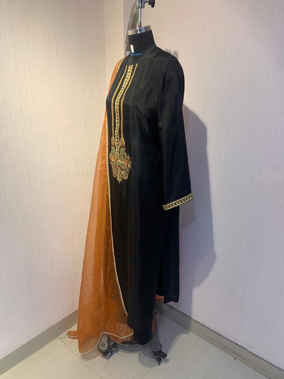 BLACK EMBROIDERED KURTA PANT SET WITH DUPATTA.