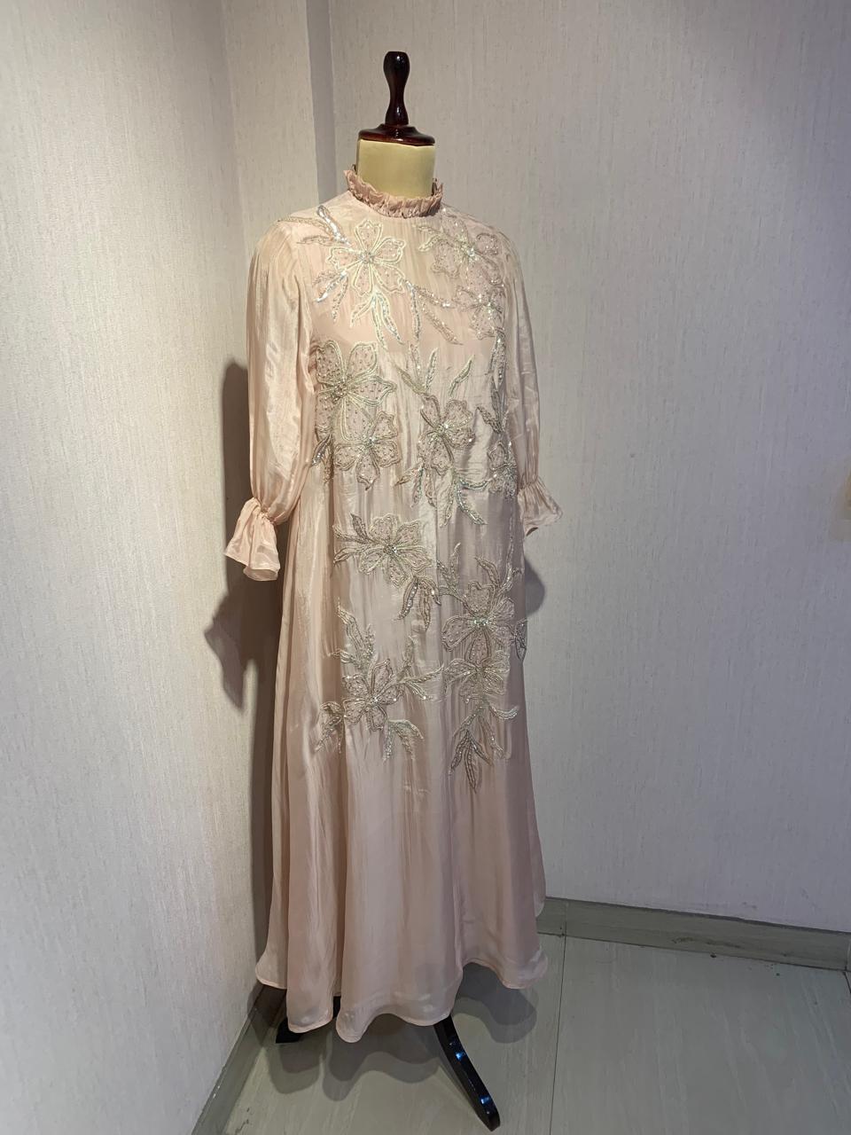 EMBROIDERED FLOWY LONG DRESS WITH INNER.