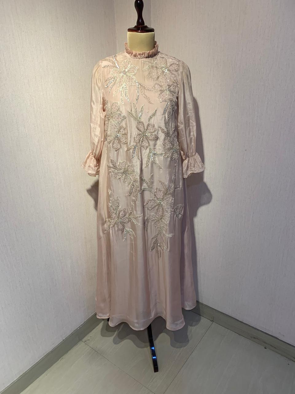 EMBROIDERED FLOWY LONG DRESS WITH INNER.