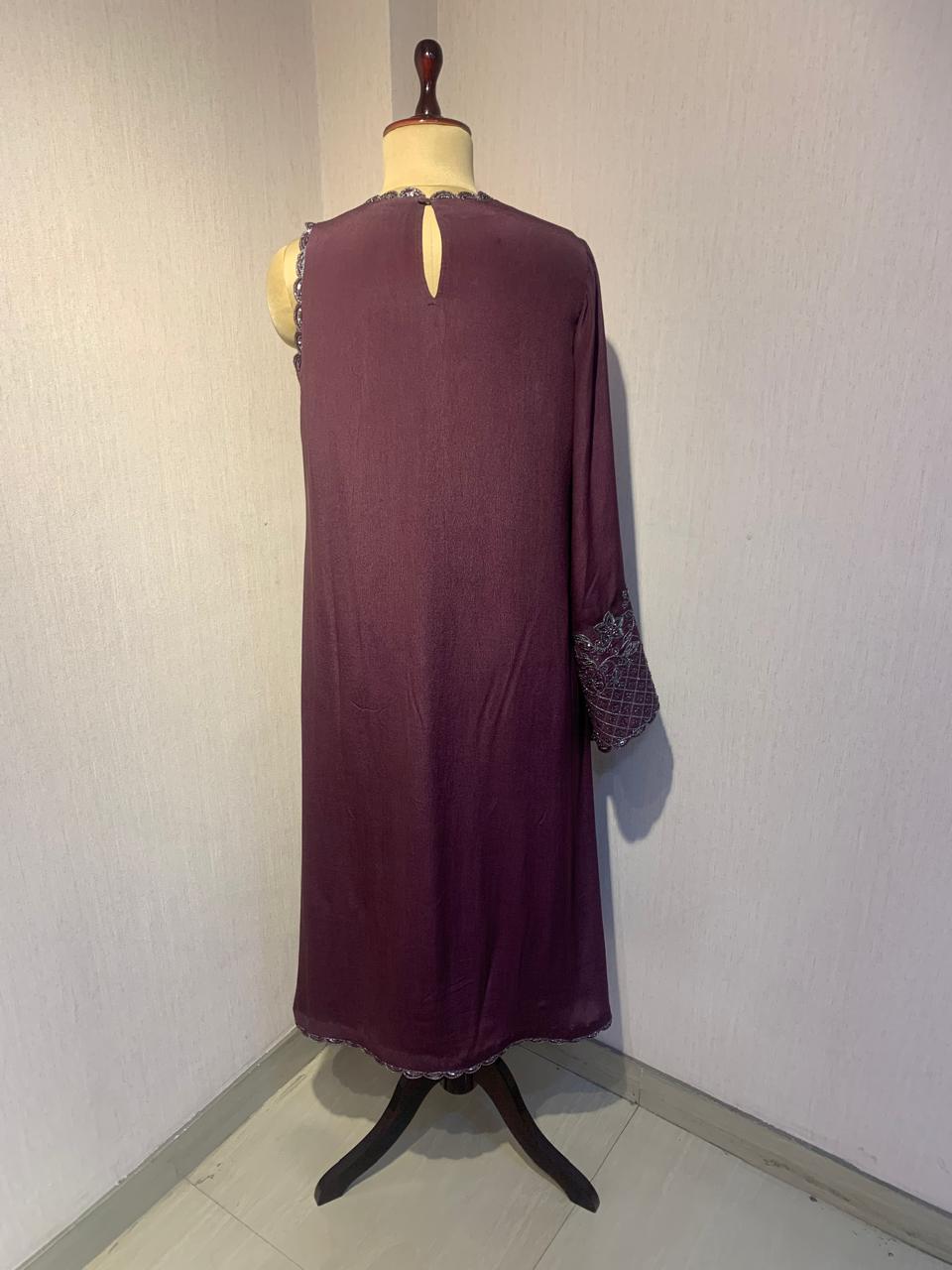 ELEGANT WINE ONE SHOULDER ASYMMETRICAL DRESS .