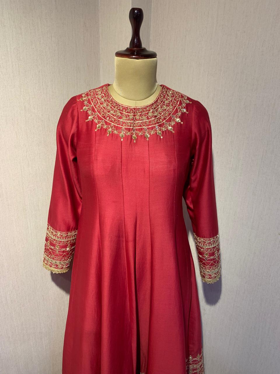 MAROON GOWN WITH DUPATTA.